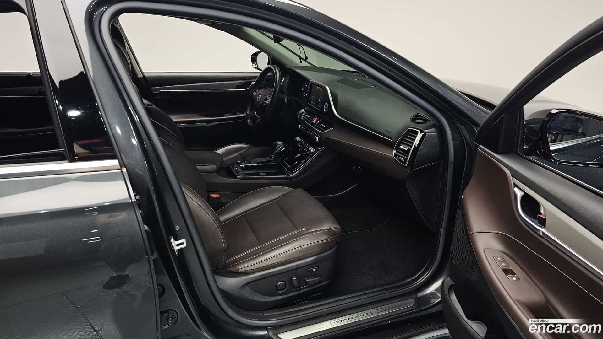 Grandeur Hyundai 2019.2-OPTION-015