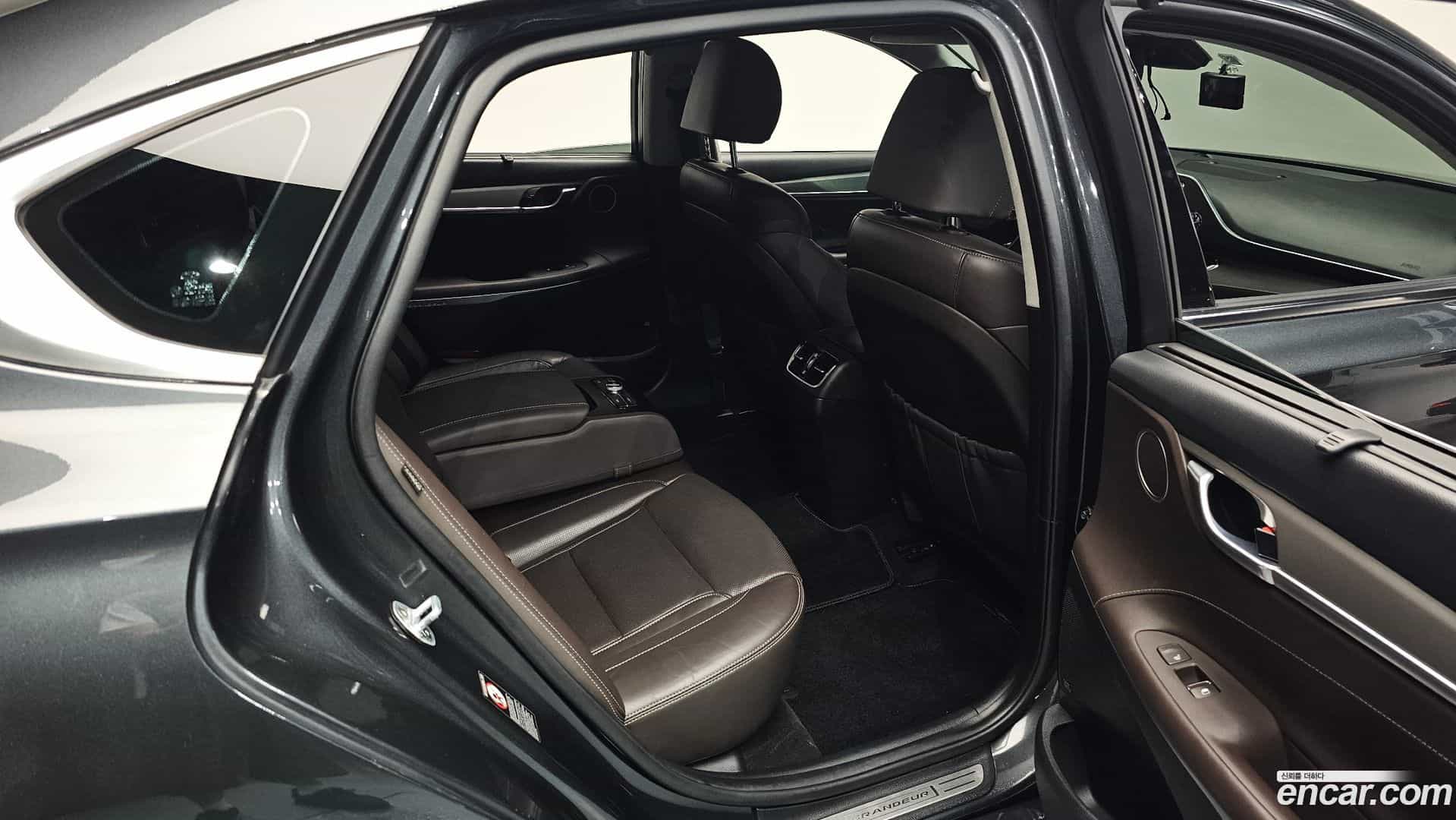 Grandeur Hyundai 2019.2-OPTION-016