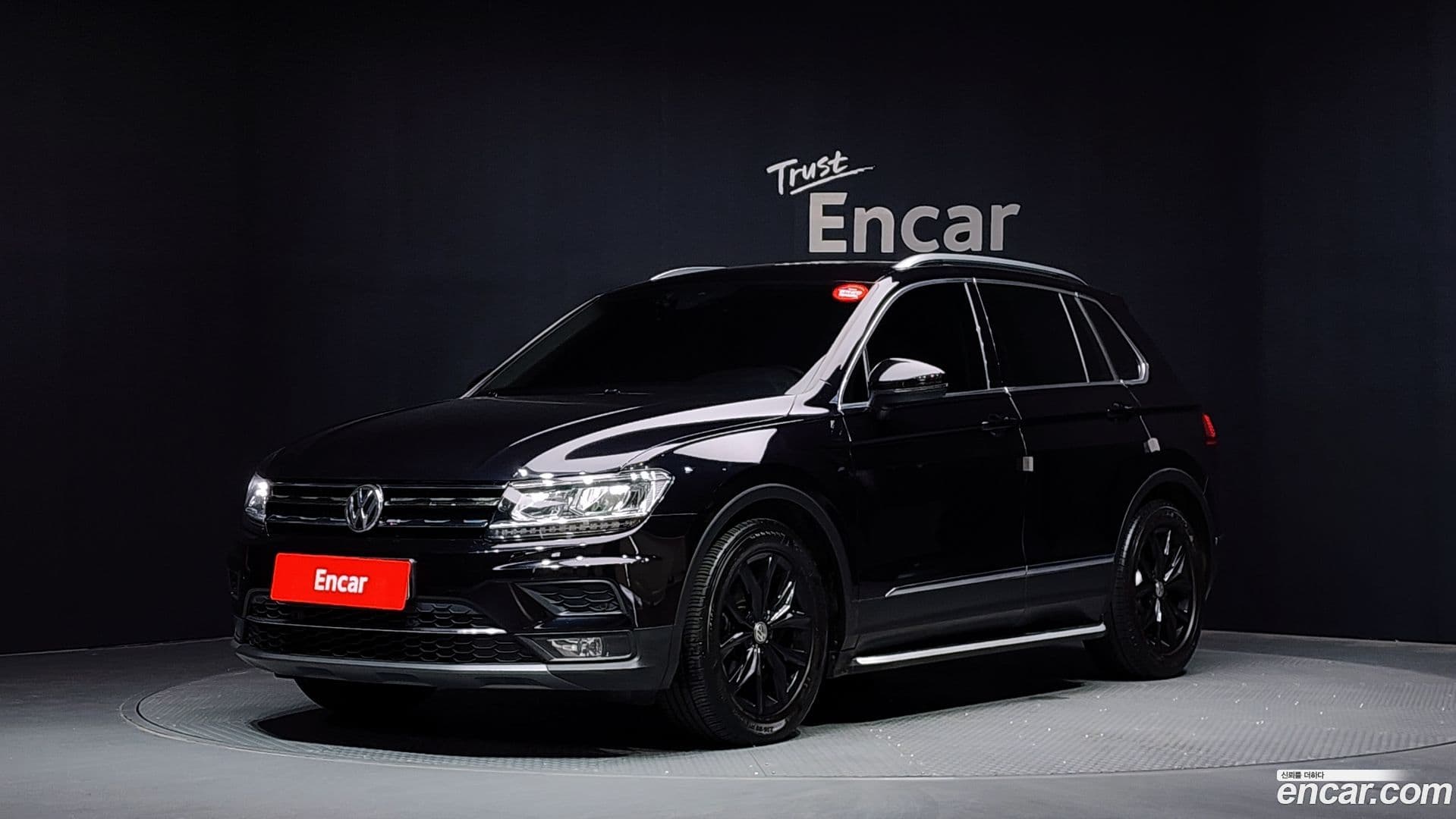 Main__Slider__Photo:Tiguan Volkswagen 2020.3-0
