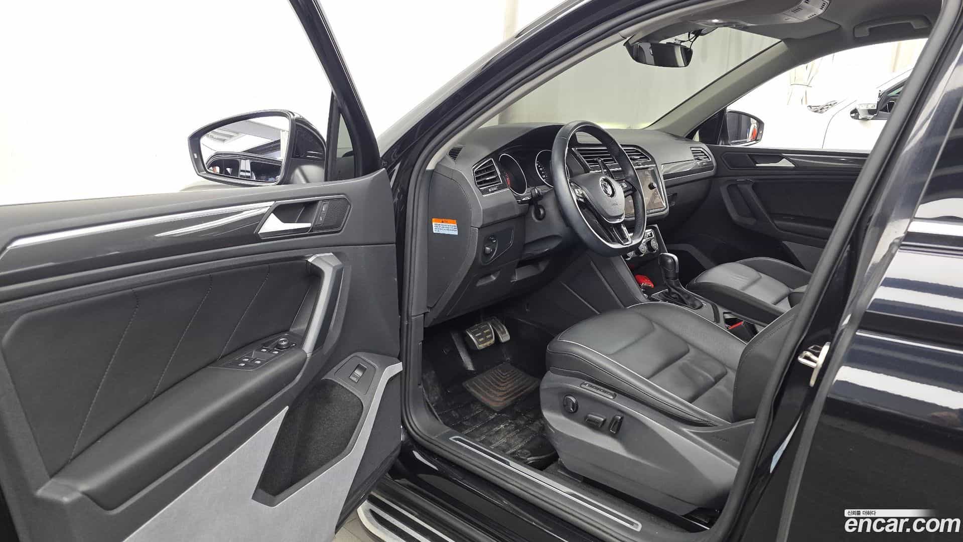 Tiguan Volkswagen 2020.3-INNER-010