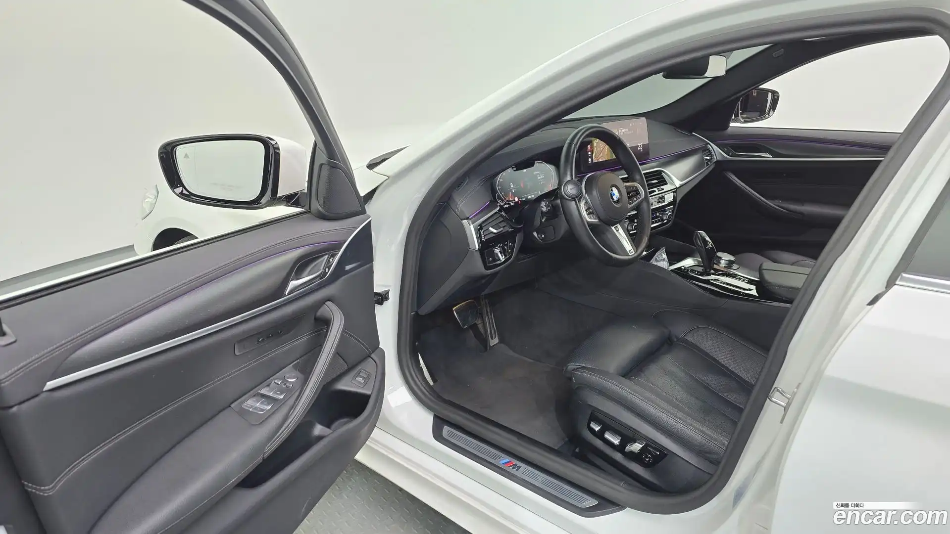 5-Series BMW 2023.8-INNER-010
