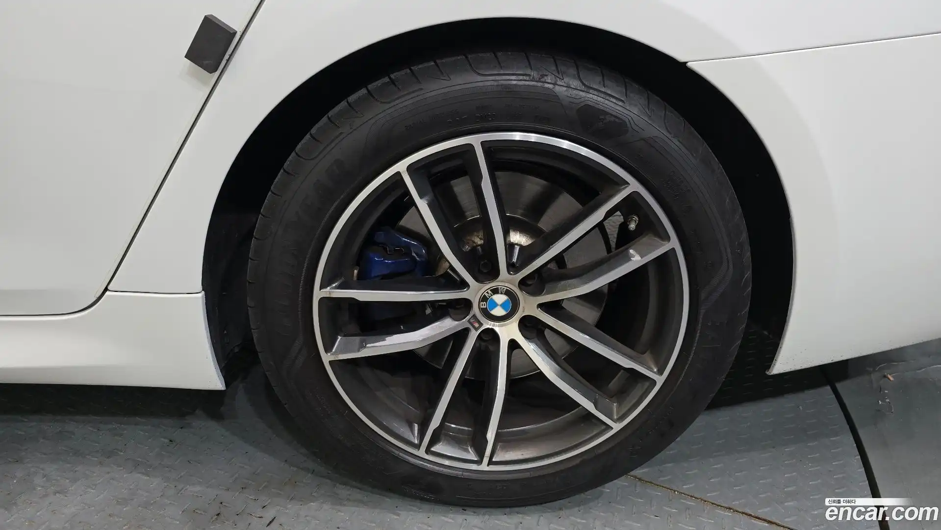 5-Series BMW 2023.8-OUTER-031