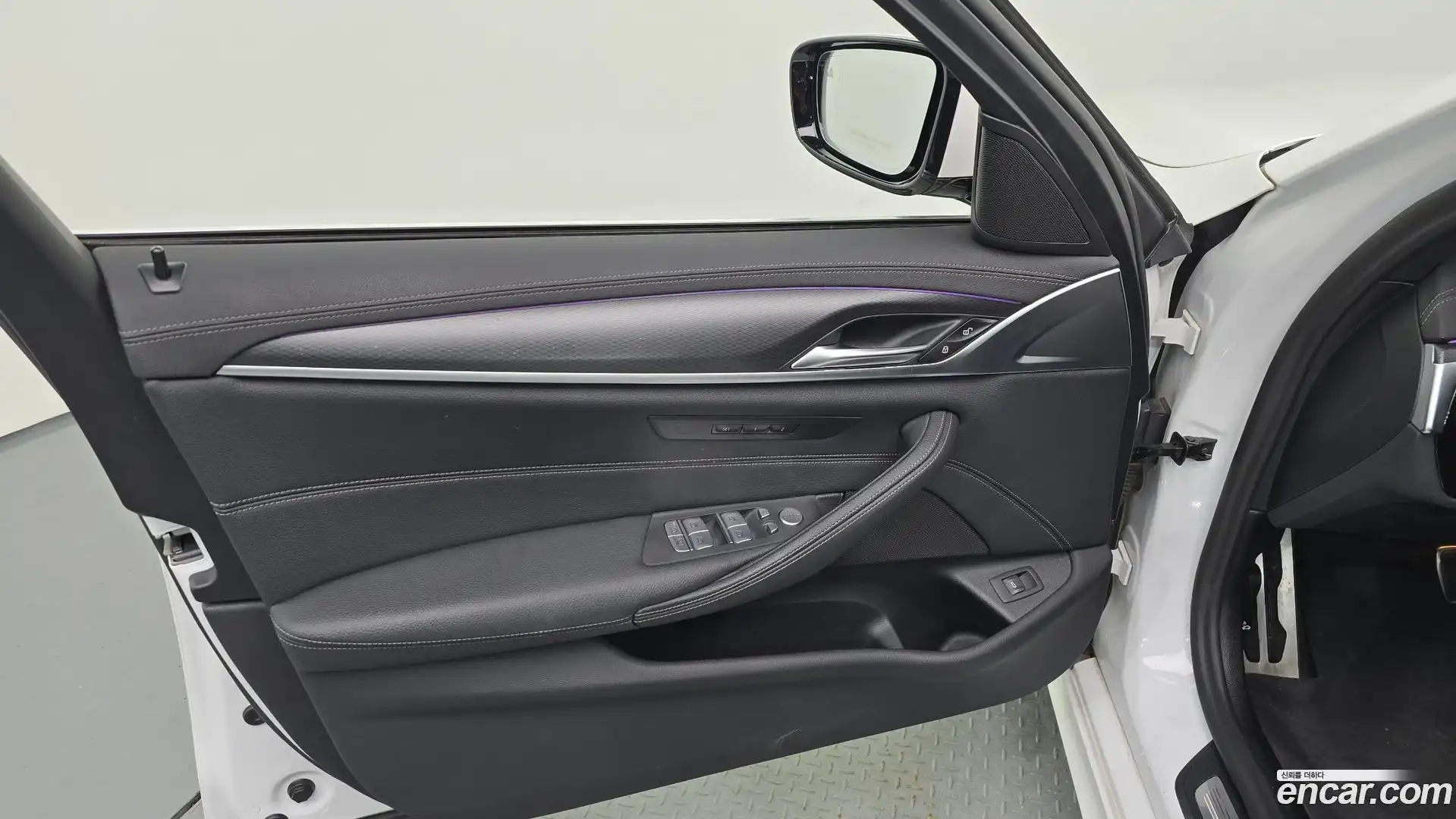5-Series BMW 2023.8-INNER-034