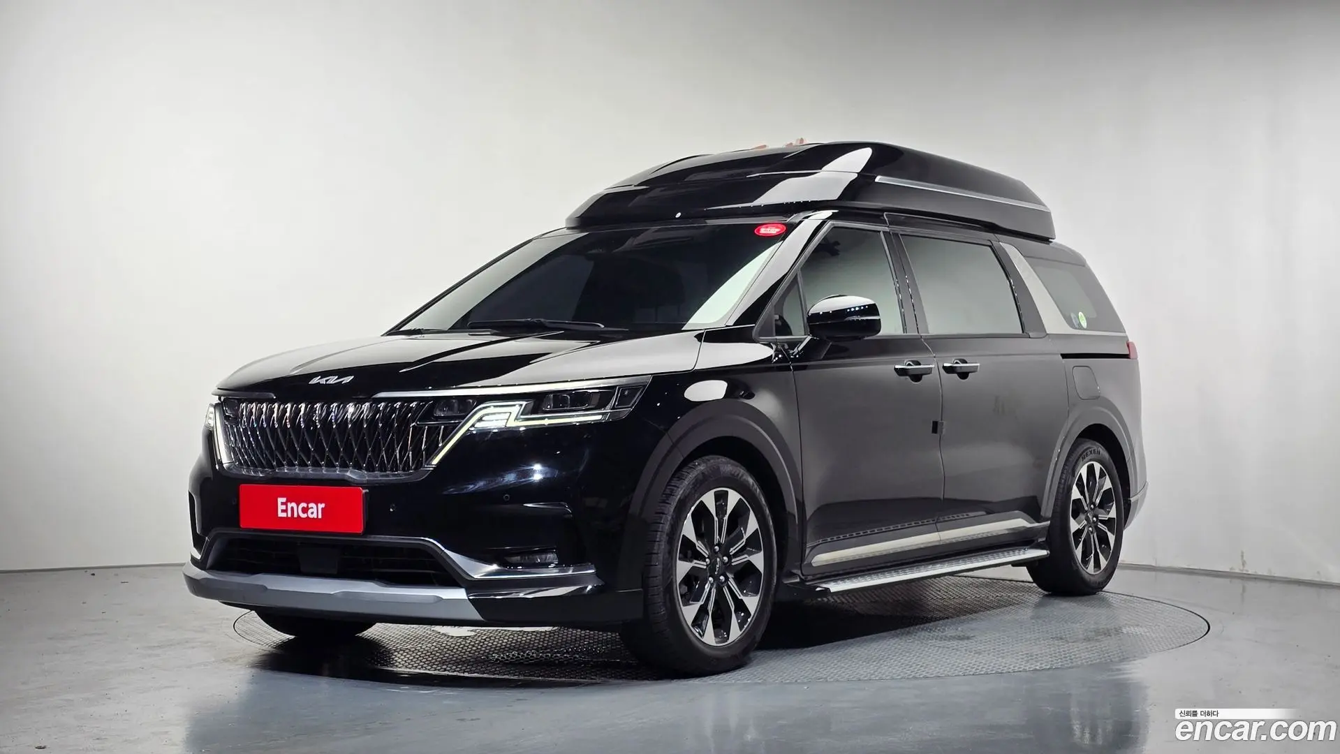 Main__Slider__Photo:Canival Kia 2023.5-0