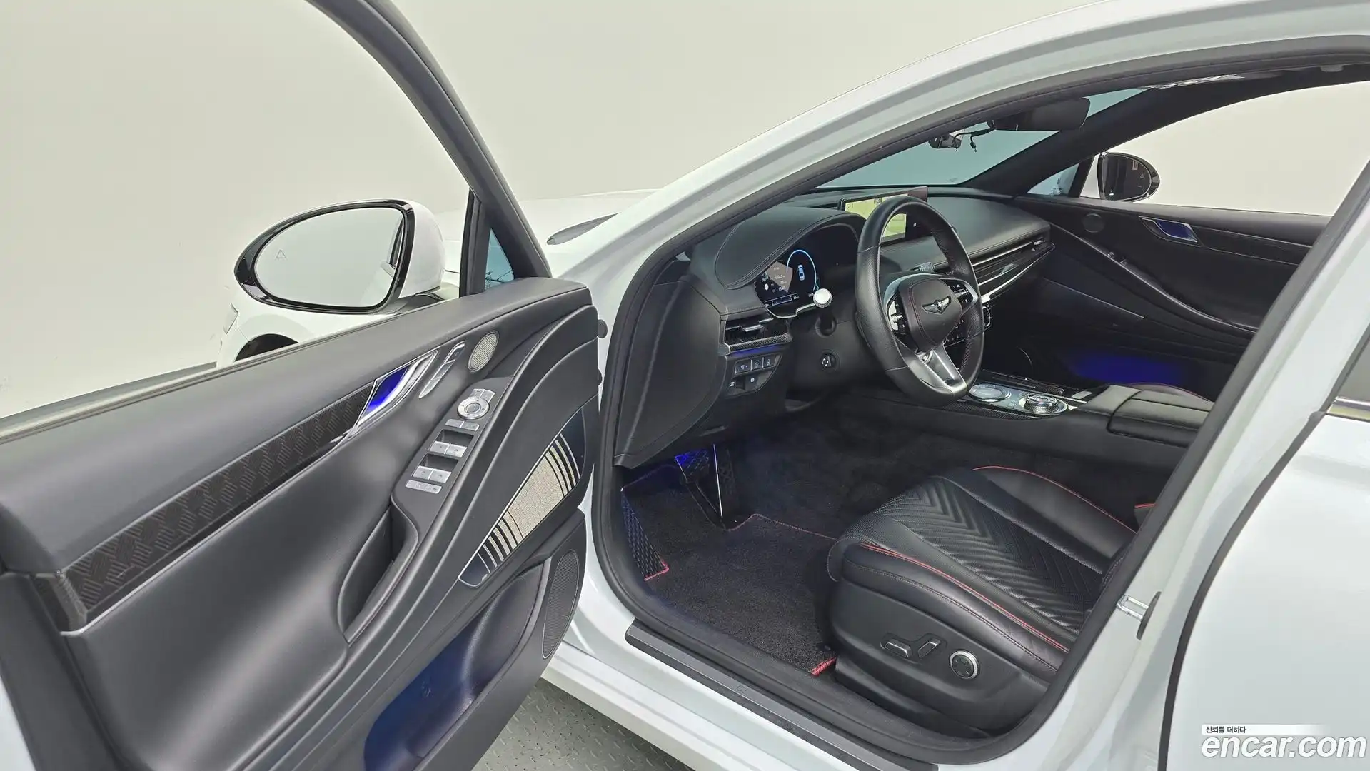 G80 Genesis 2022.2-INNER-010