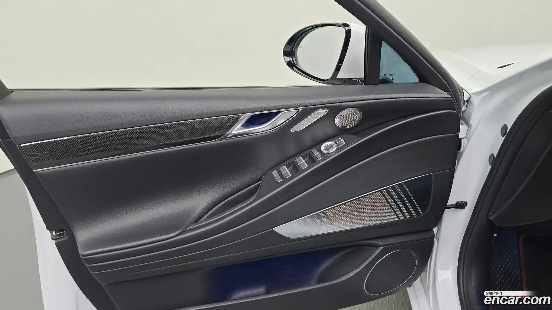 G80 Genesis 2022.2-INNER-034