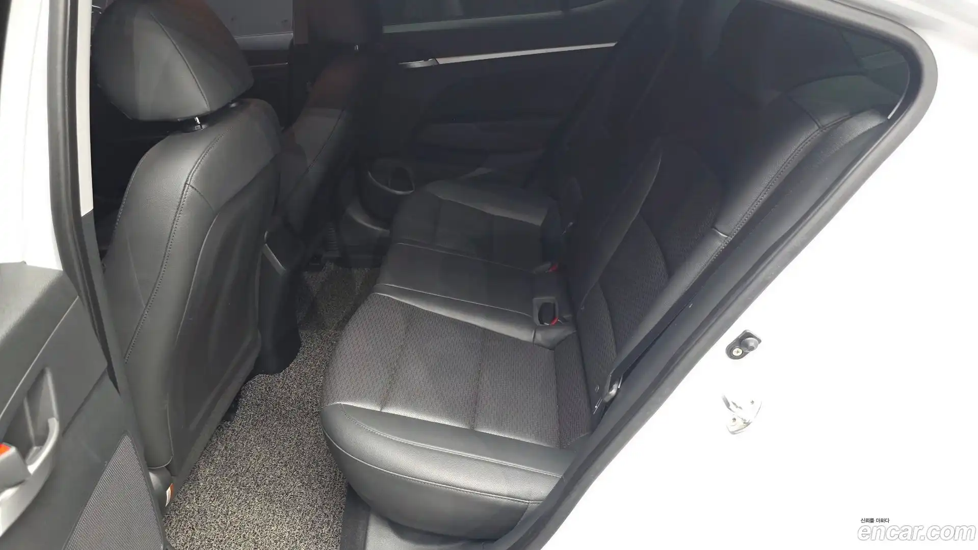 AVANTE Hyundai 2019.4-OPTION-016