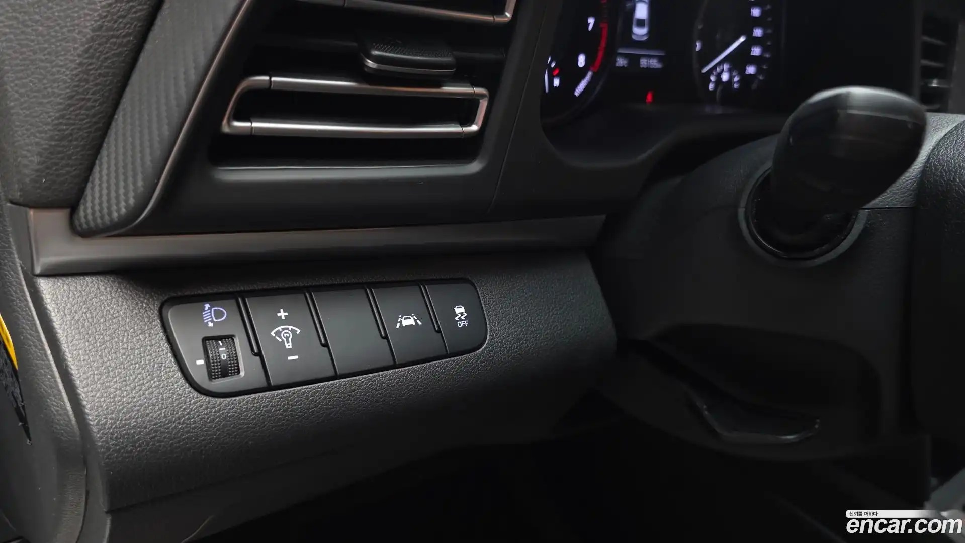 AVANTE Hyundai 2019.4-OPTION-040