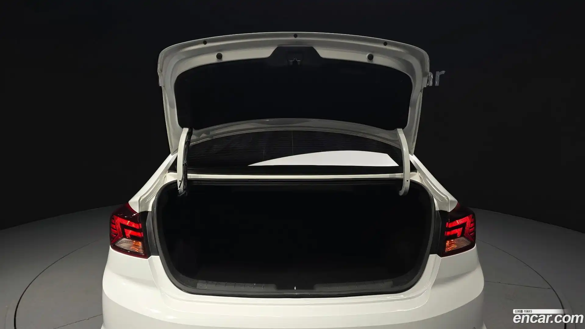 AVANTE Hyundai 2019.4-OPTION-041