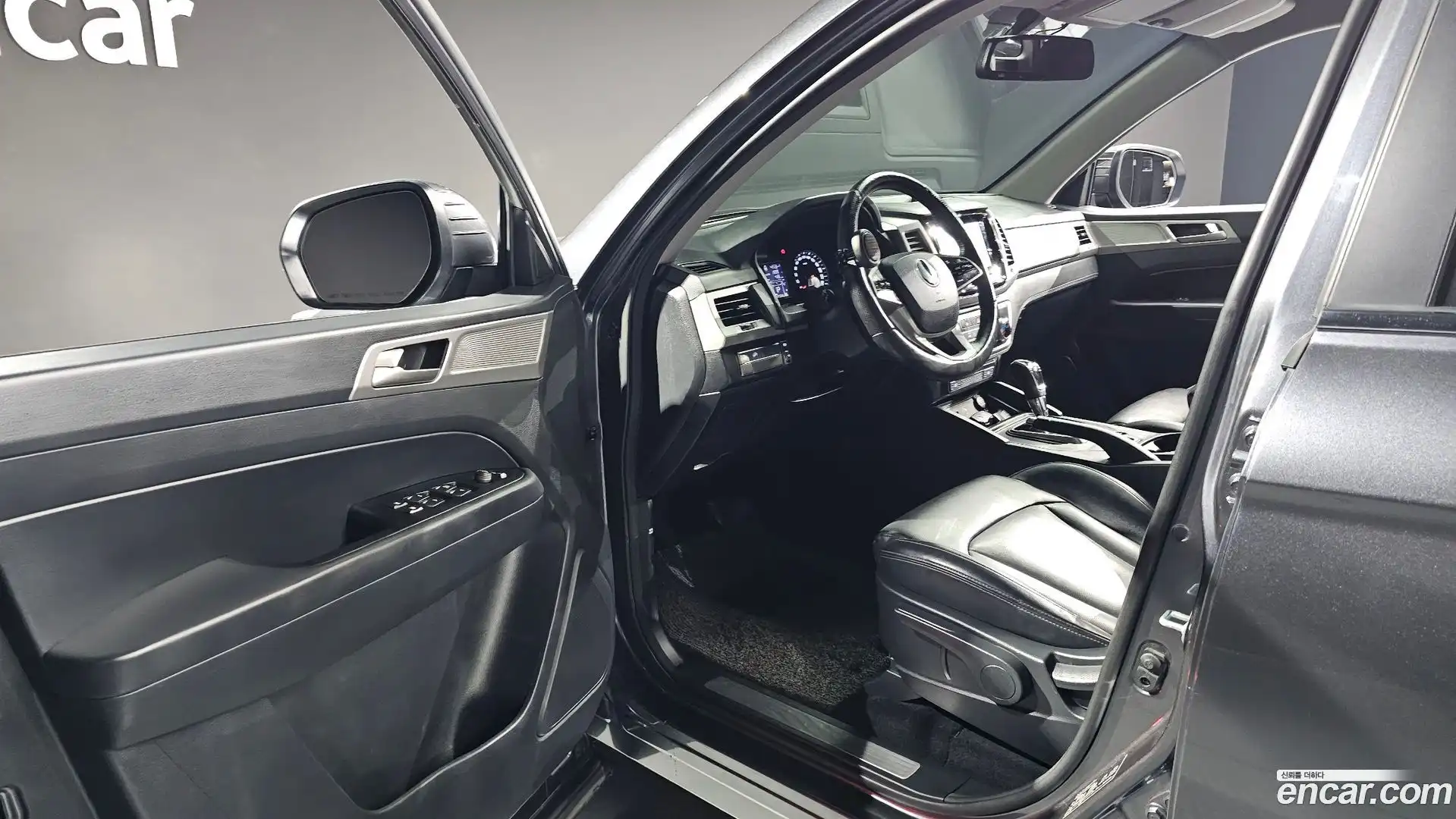 Rexton KG Mobility 2018.10-INNER-010