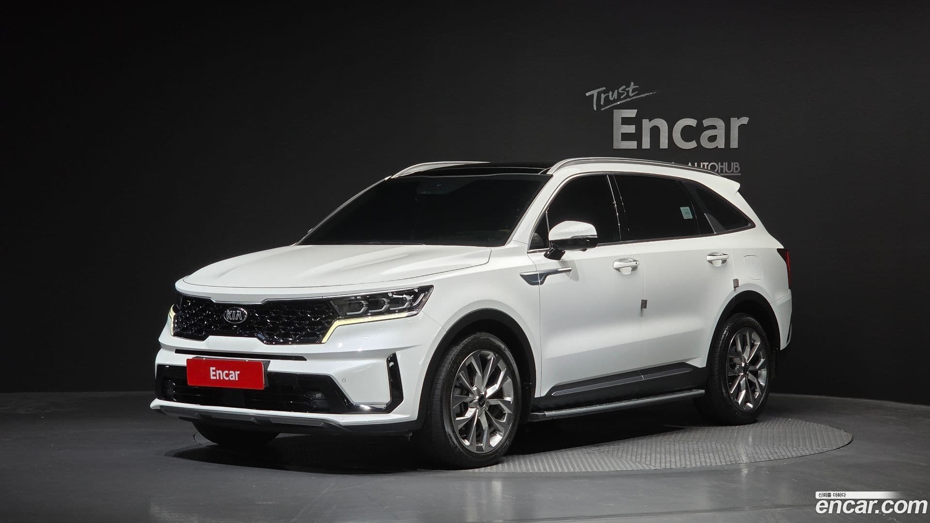 Main__Slider__Photo:Sorento Kia 2021.5-0