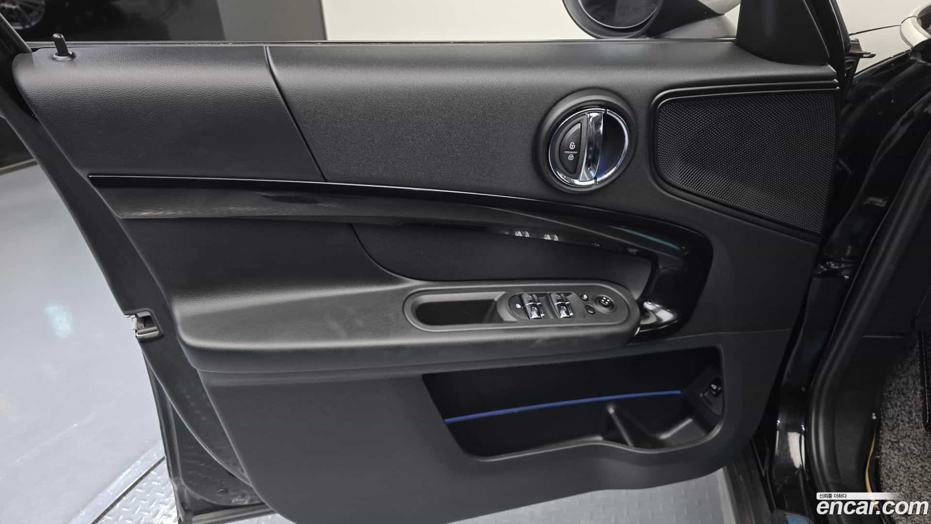 Countryman Mini 2021.2-INNER-034