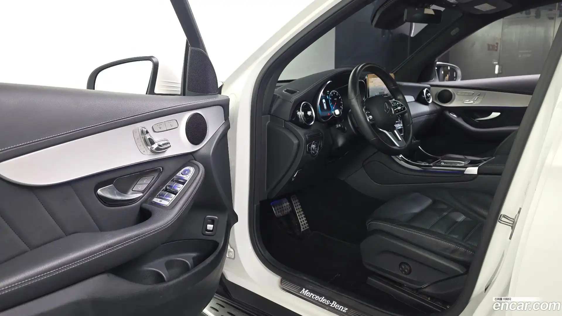 GLC-Class Mercedes-Benz 2021.7-INNER-010