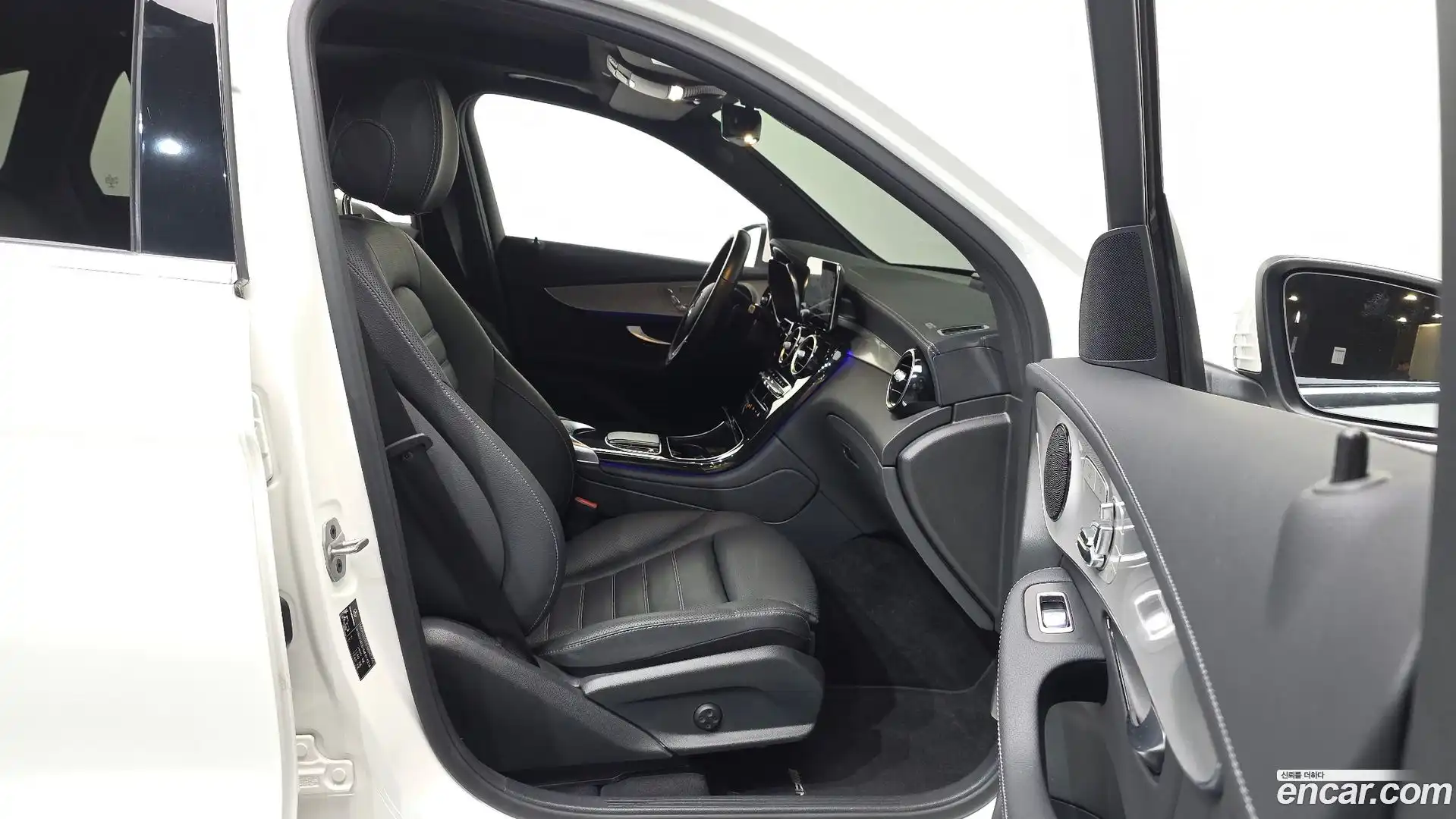 GLC-Class Mercedes-Benz 2021.7-OPTION-015