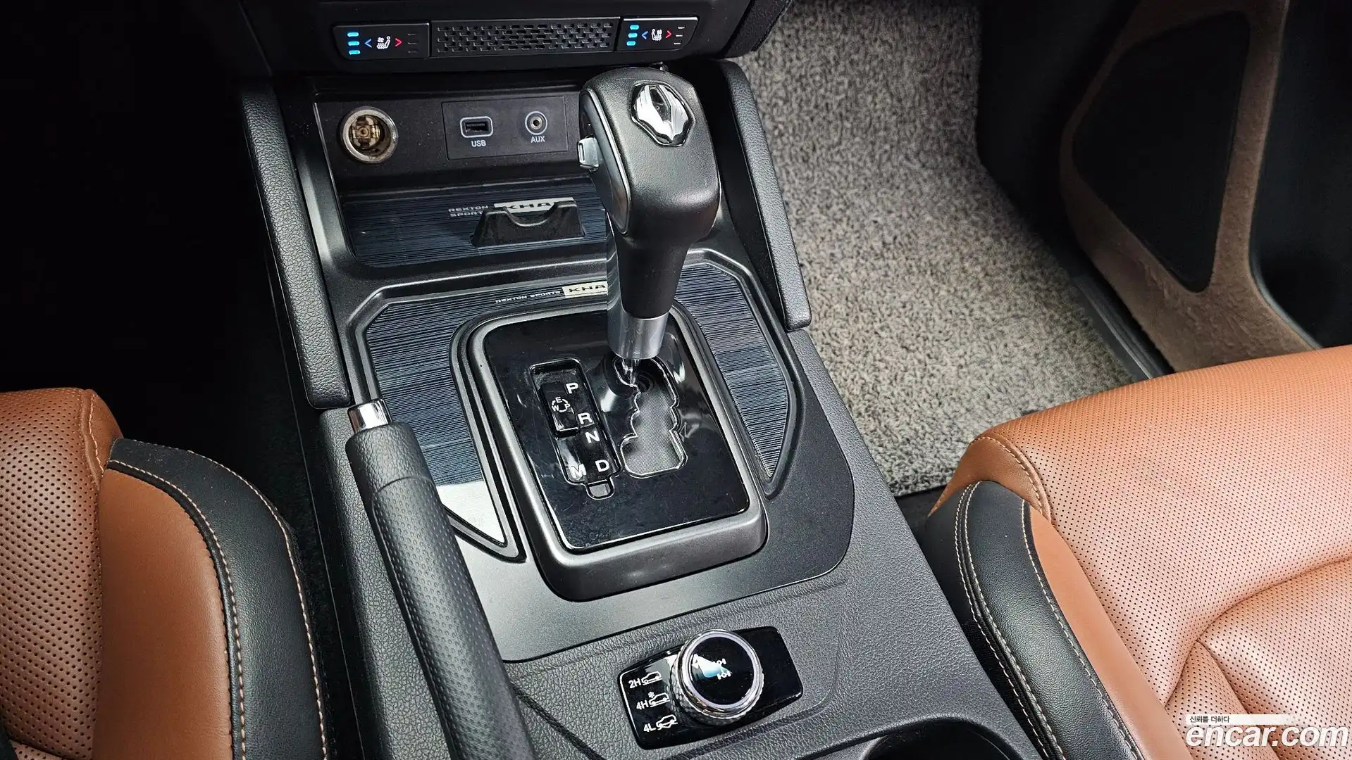 Rexton KG Mobility 2019.10-INNER-009