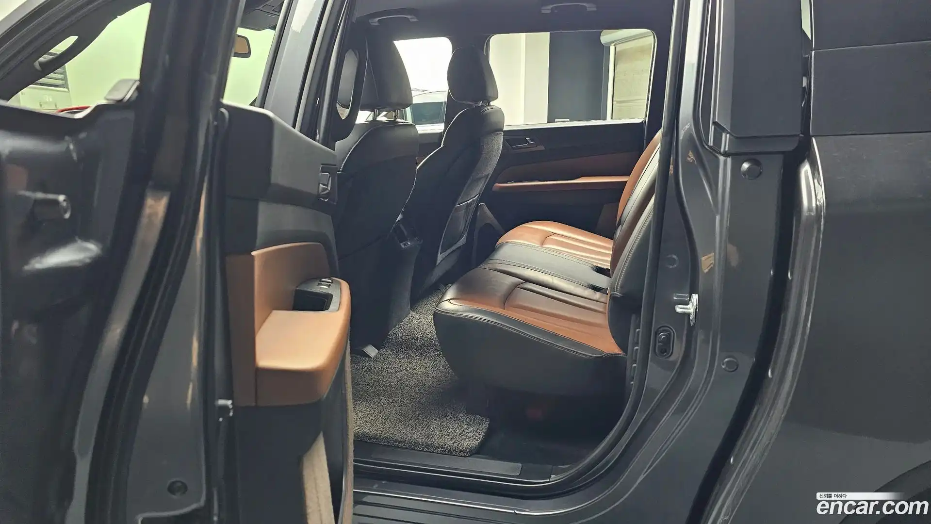 Rexton KG Mobility 2019.10-INNER-036
