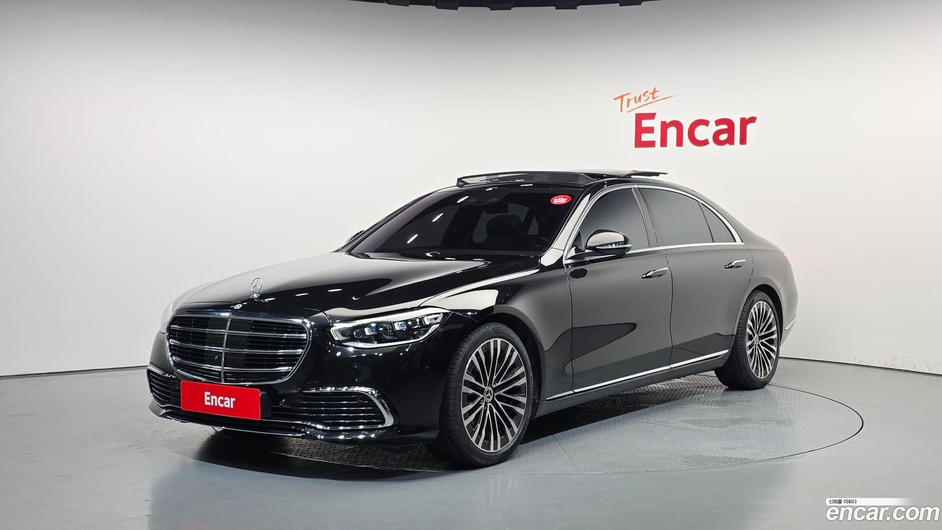 Main__Slider__Photo:S-Class Mercedes-Benz 2021.4-0