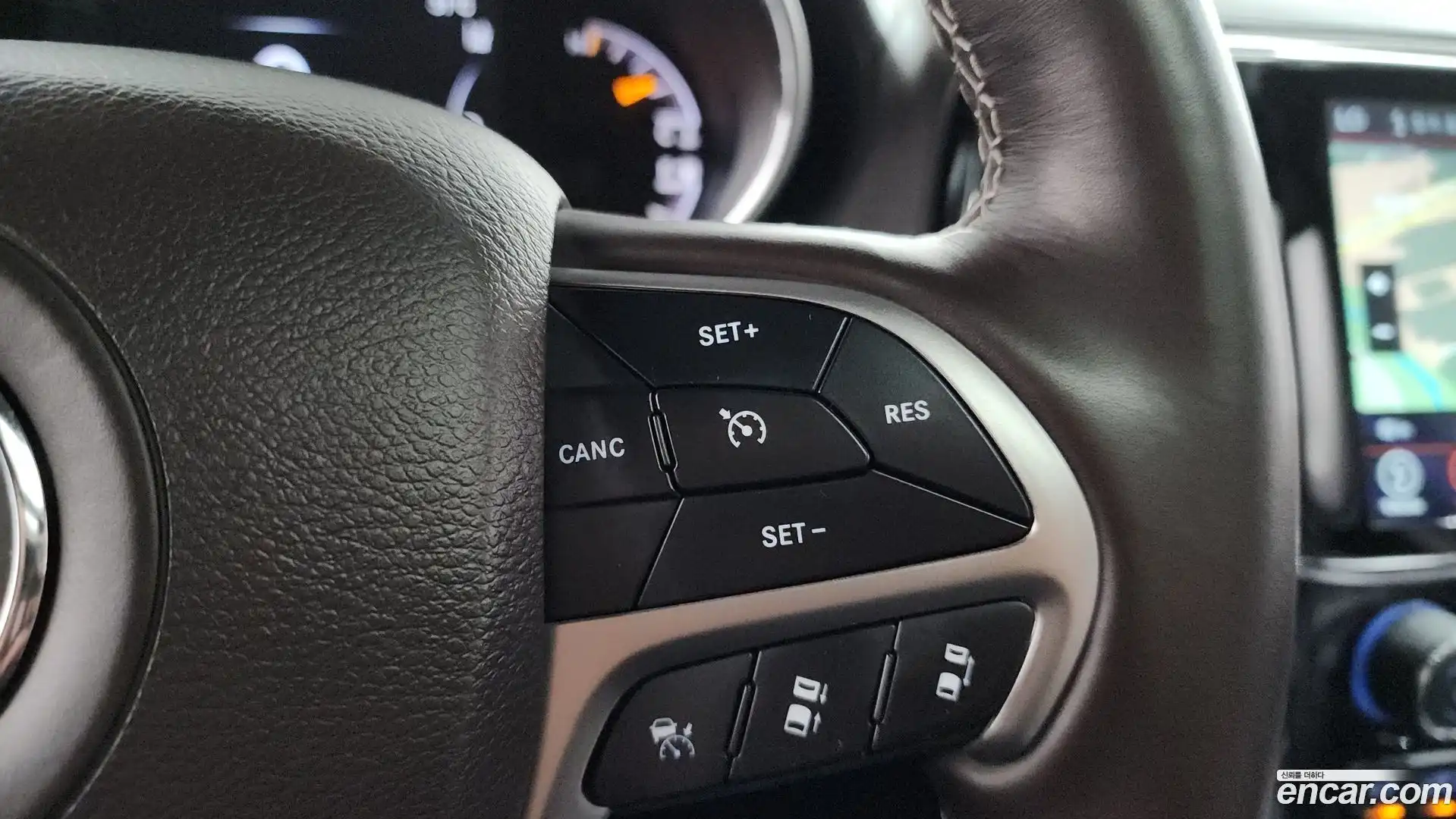Cherokee Jeep 2019.7-OPTION-019