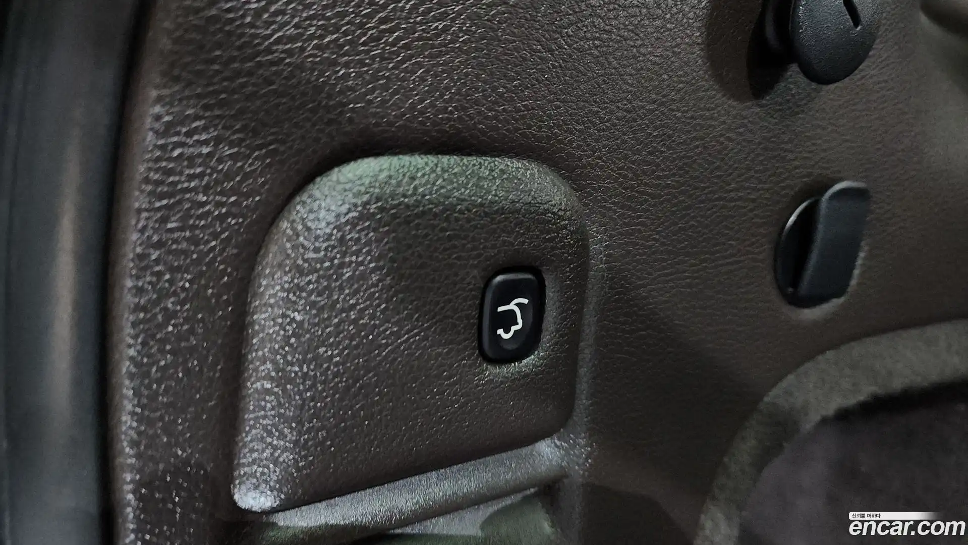 Cherokee Jeep 2019.7-OPTION-021