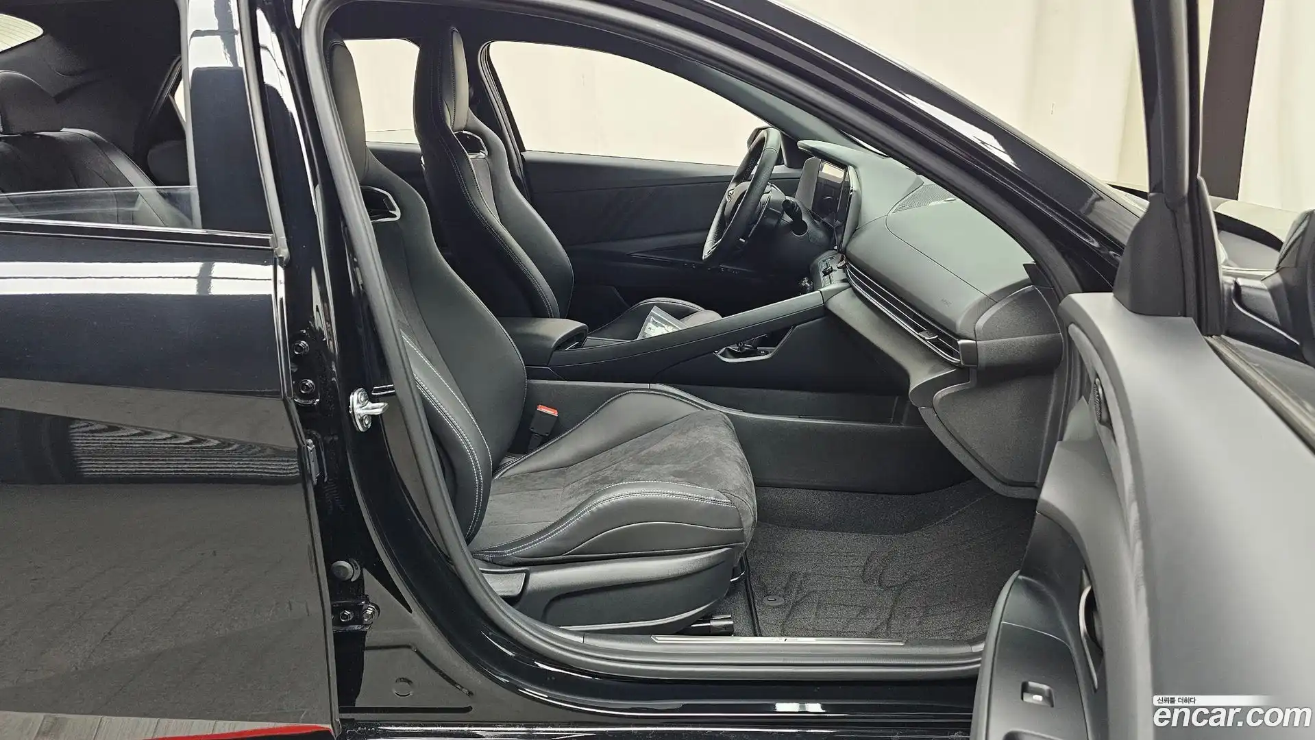 AVANTE Hyundai 2025.1-INNER-036