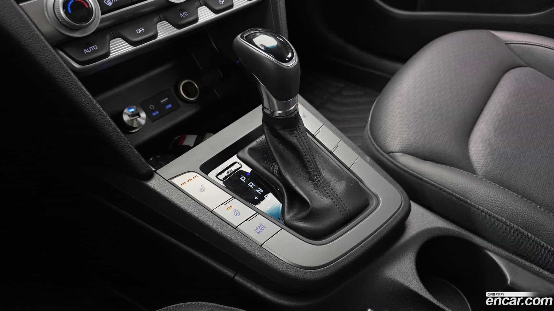 AVANTE Hyundai 2019.10-INNER-009