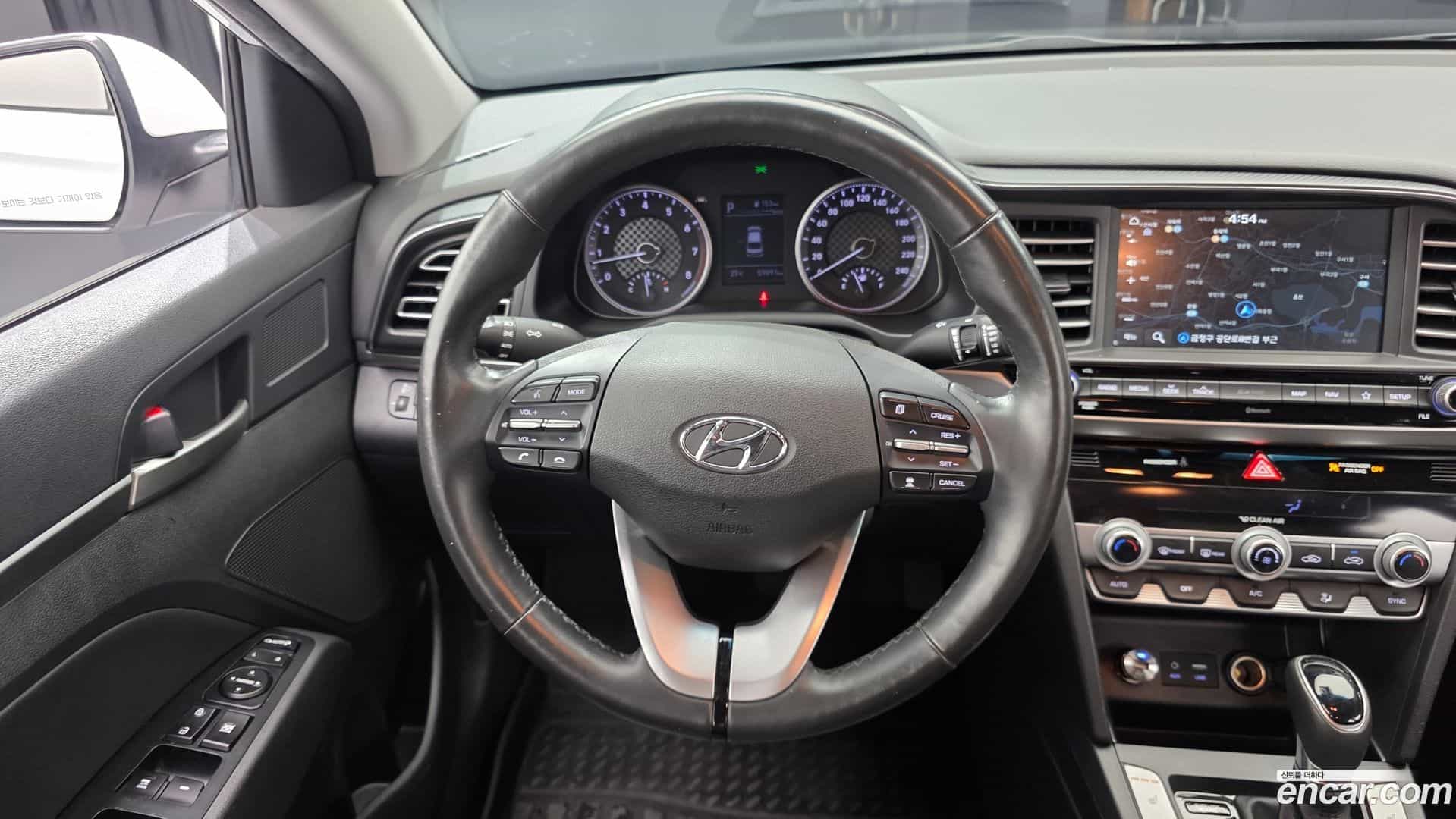 AVANTE Hyundai 2019.10-OPTION-017