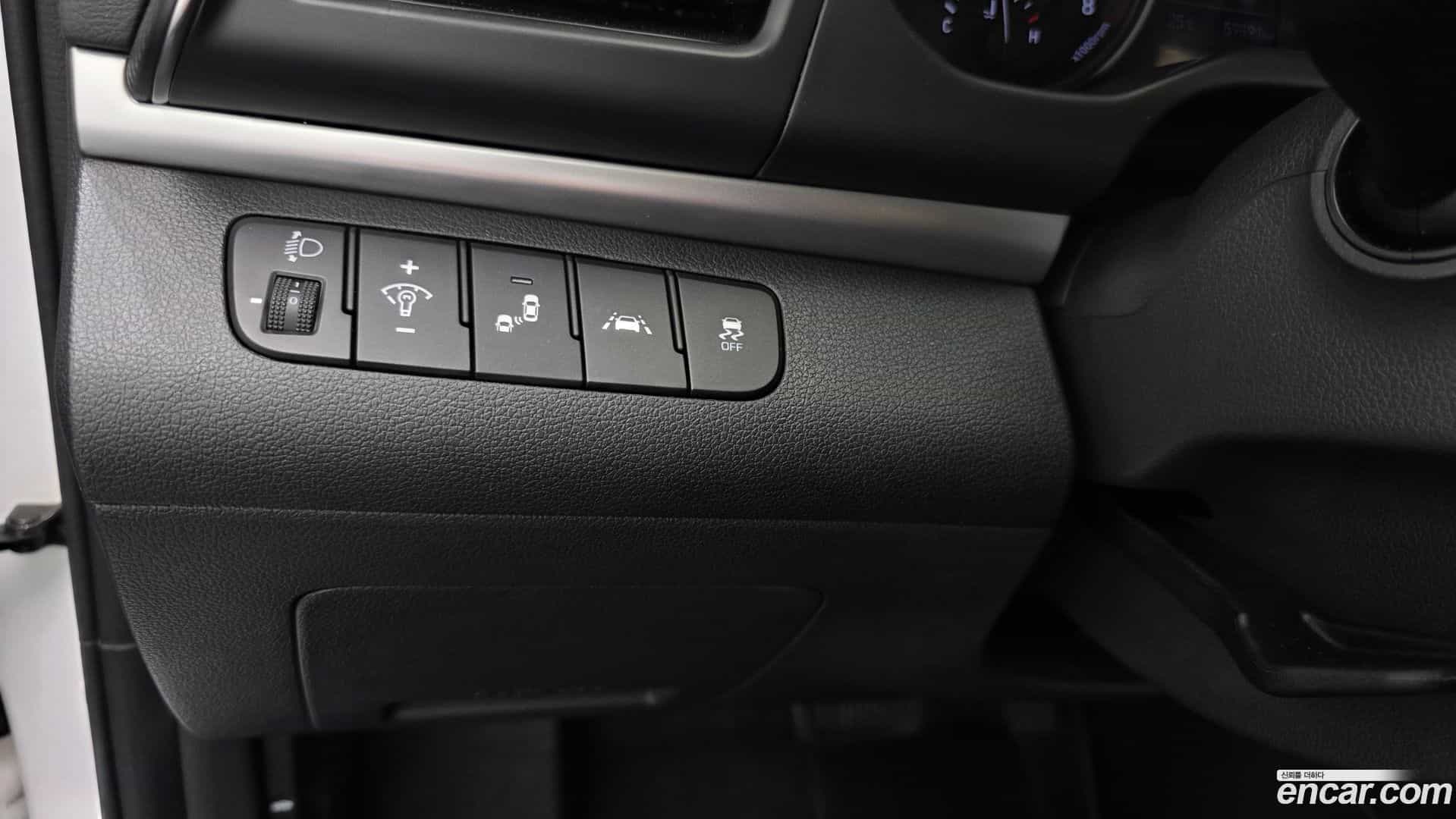 AVANTE Hyundai 2019.10-OPTION-022