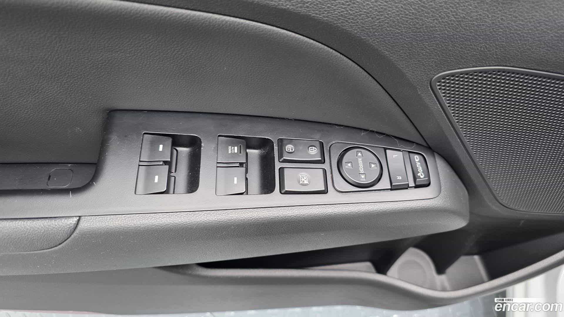 AVANTE Hyundai 2019.10-OPTION-024