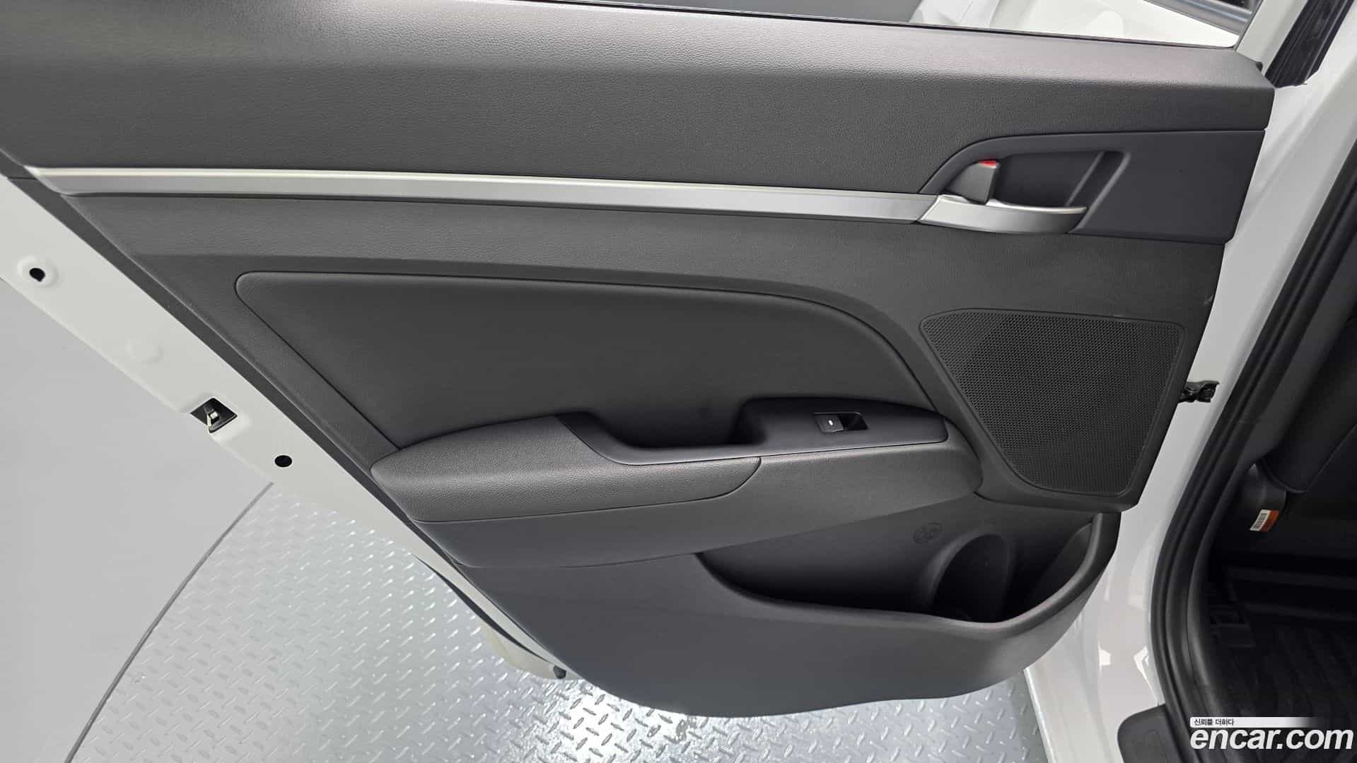 AVANTE Hyundai 2019.10-INNER-035