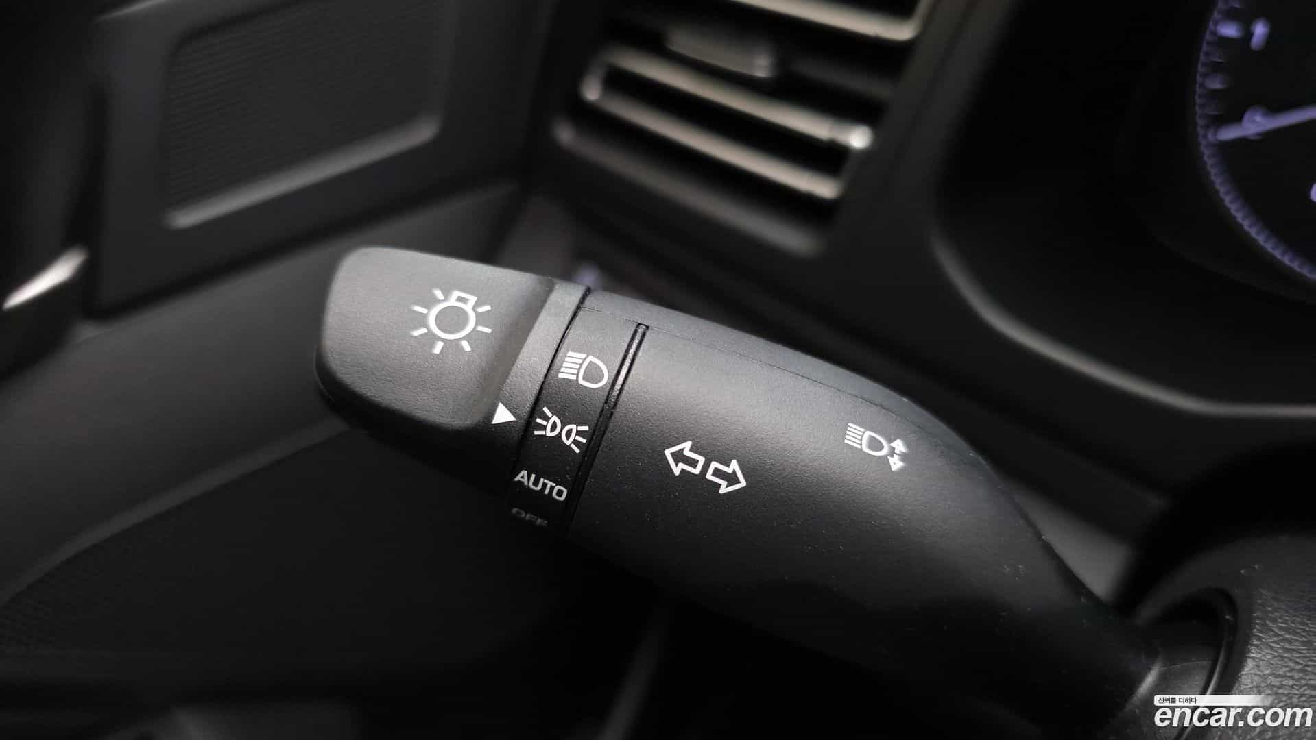 AVANTE Hyundai 2019.10-OPTION-040