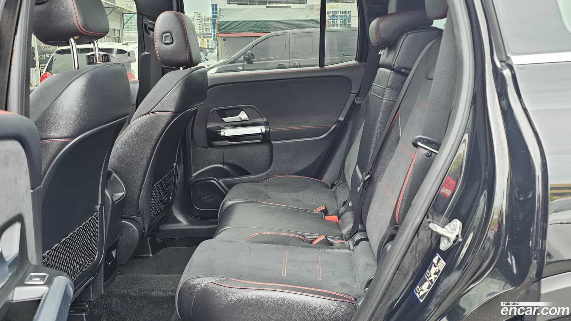 GLB-Class Mercedes-Benz 2021.3-INNER-009