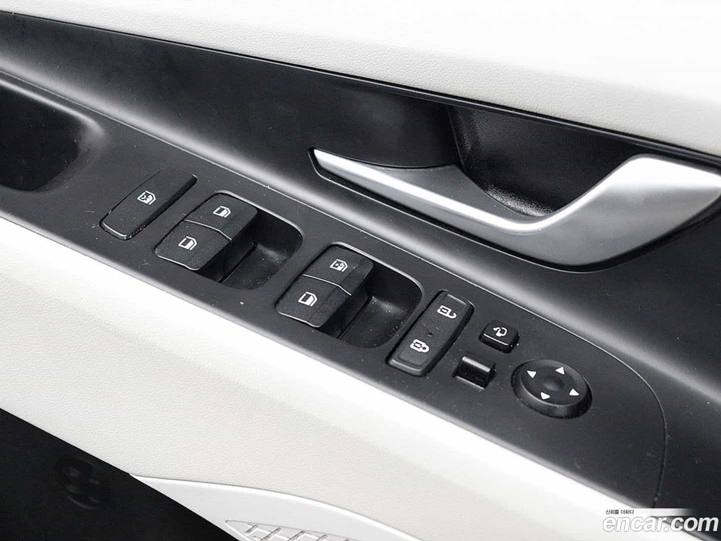 AVANTE Hyundai 2020.6-OPTION-018