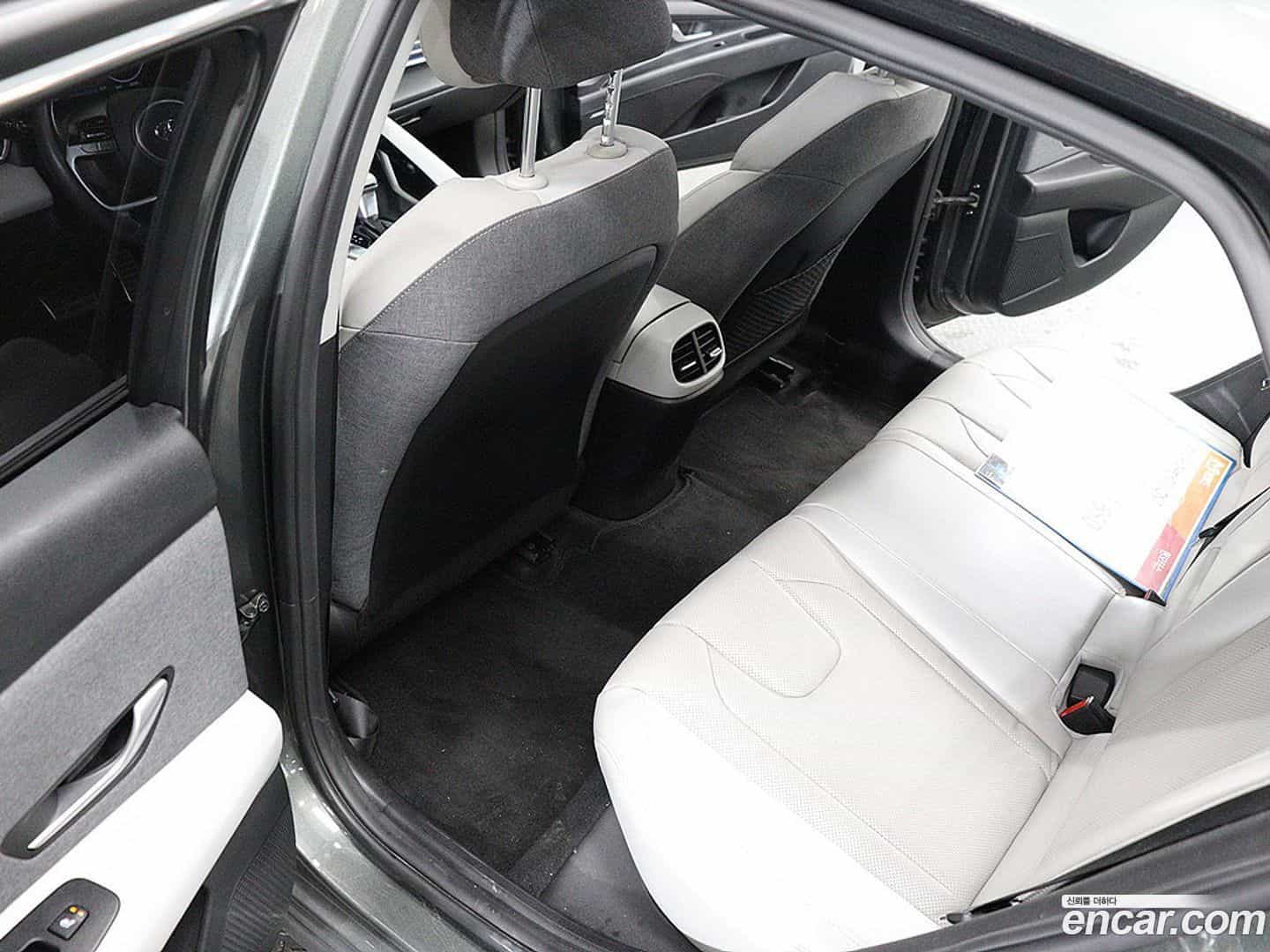 AVANTE Hyundai 2020.6-OPTION-021