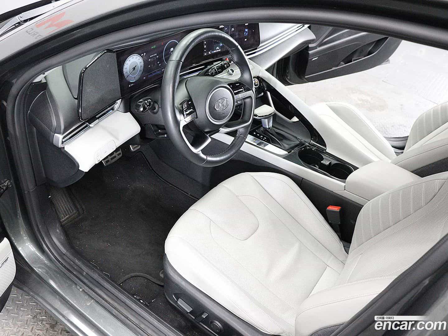 AVANTE Hyundai 2020.6-OPTION-022