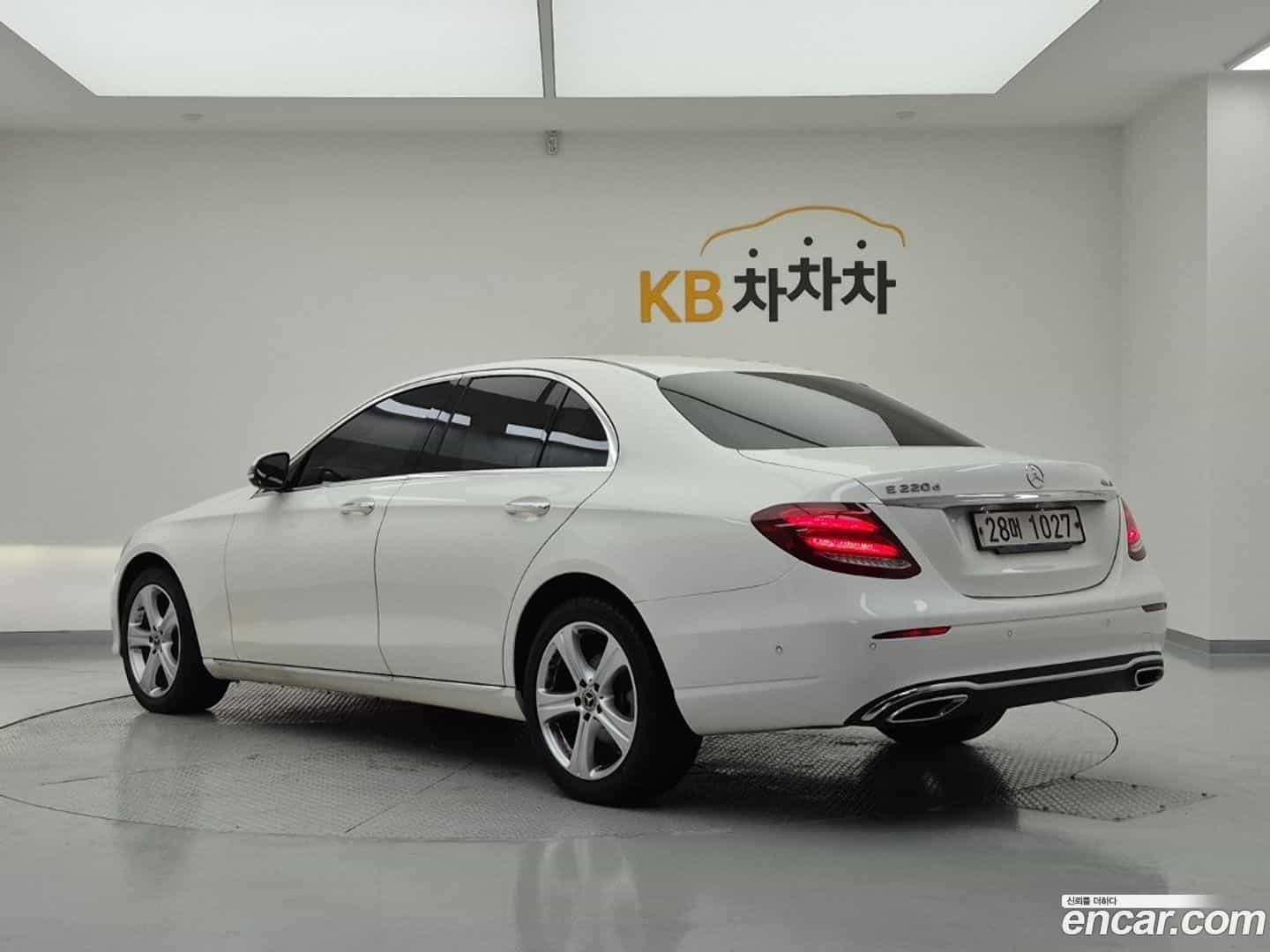 E-Class Mercedes-Benz 2017.11-OUTER-003