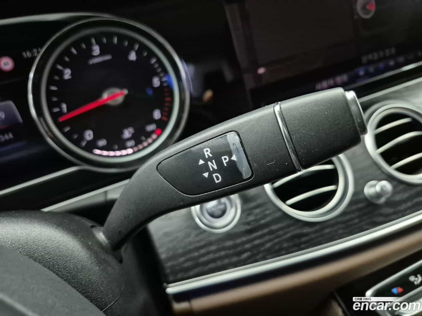 E-Class Mercedes-Benz 2017.11-INNER-008