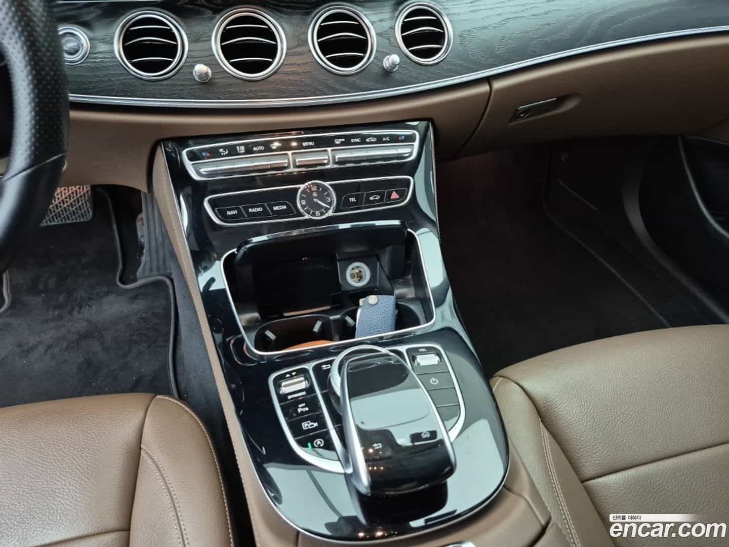 E-Class Mercedes-Benz 2017.11-INNER-010