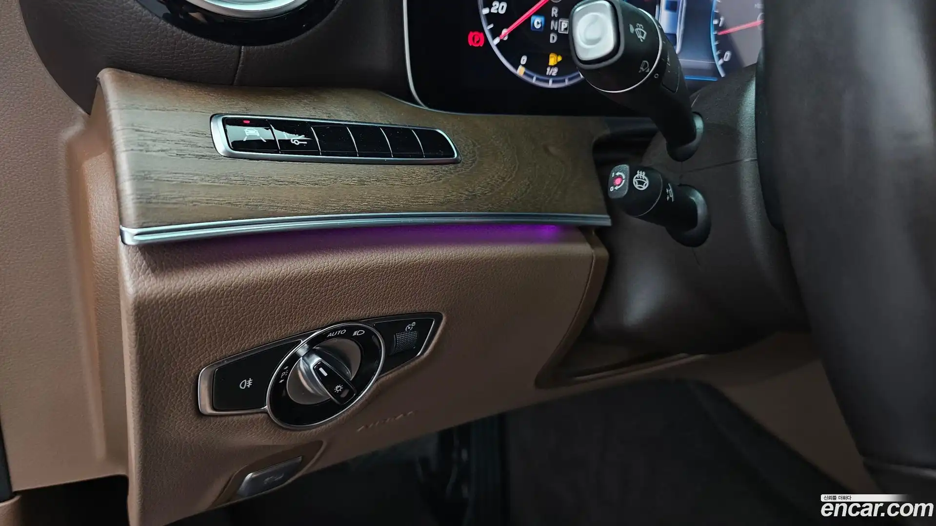 E-Class Mercedes-Benz 2018.11-OPTION-019