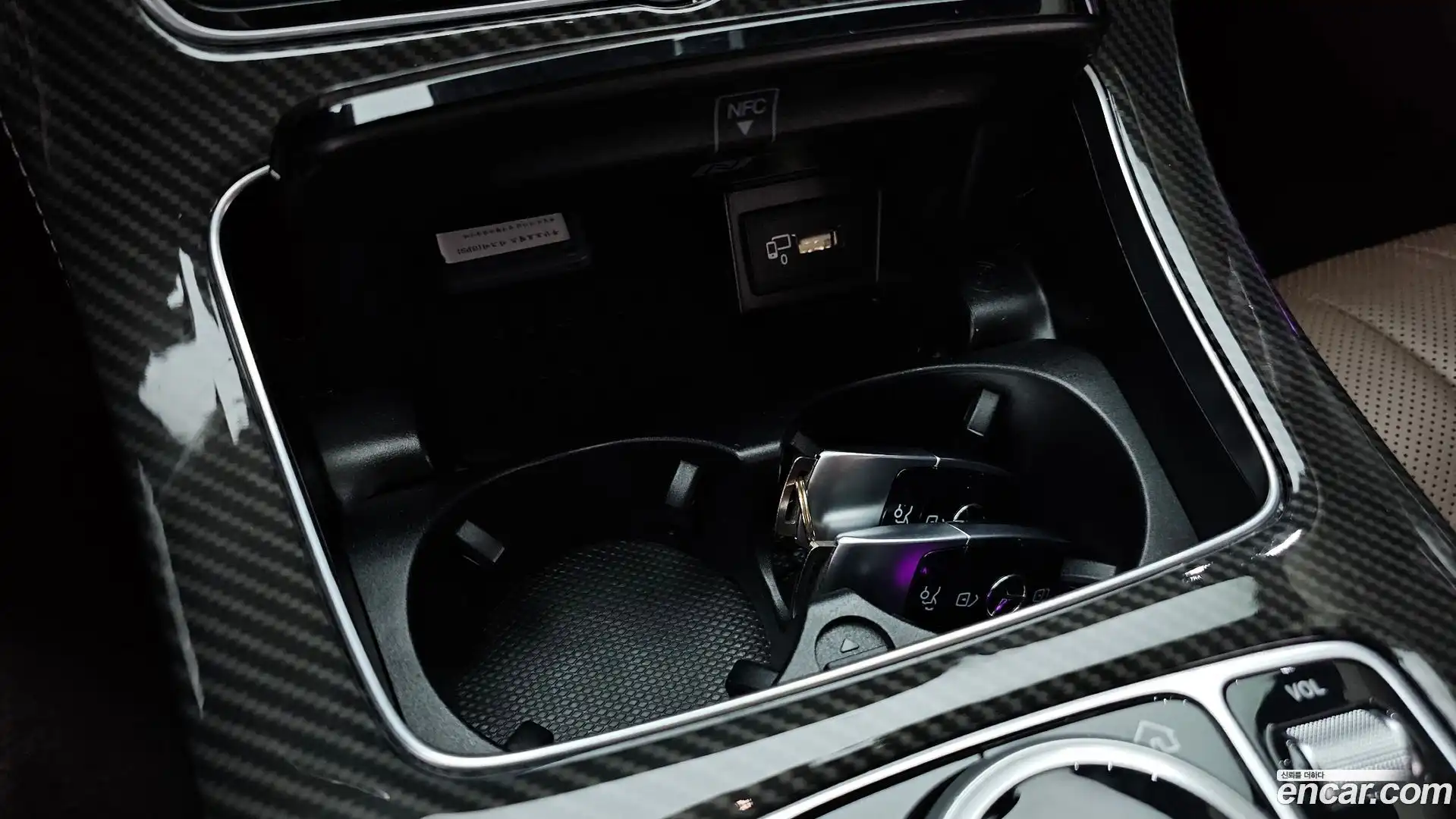 E-Class Mercedes-Benz 2018.11-OPTION-024