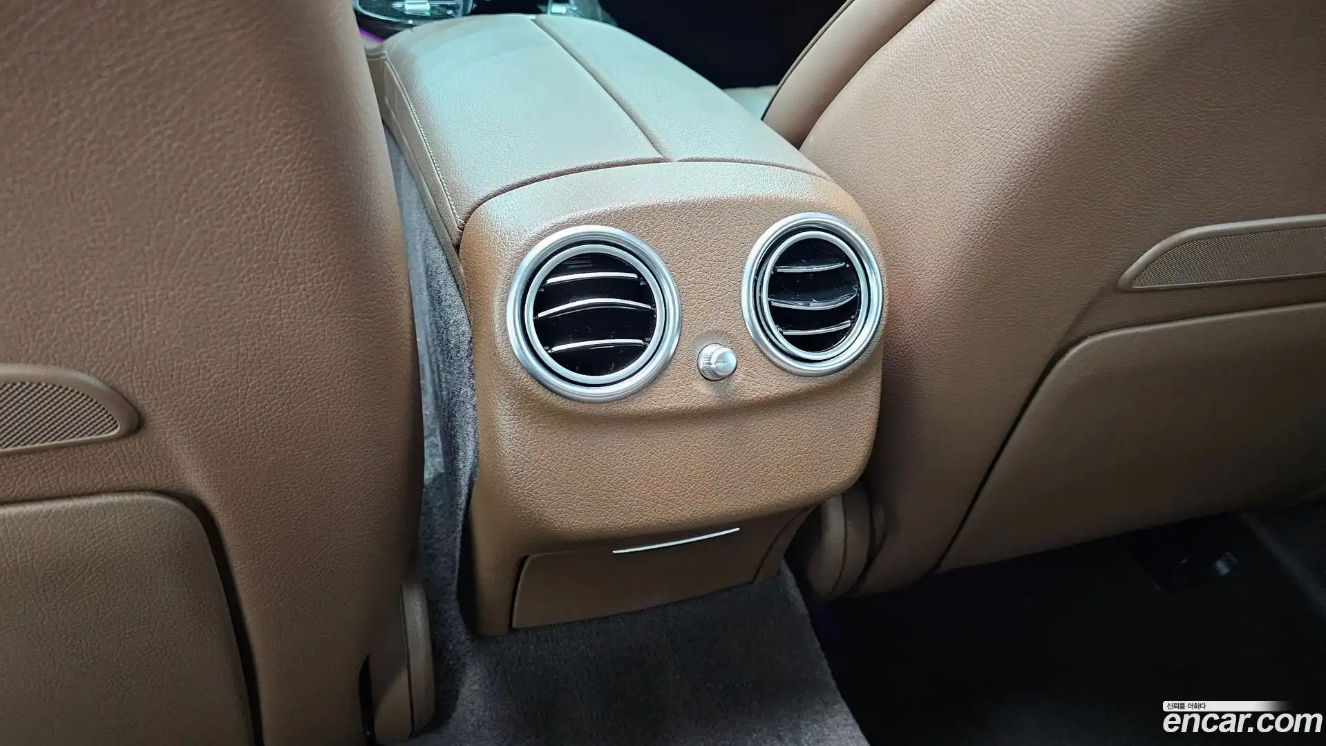 E-Class Mercedes-Benz 2018.11-OPTION-042