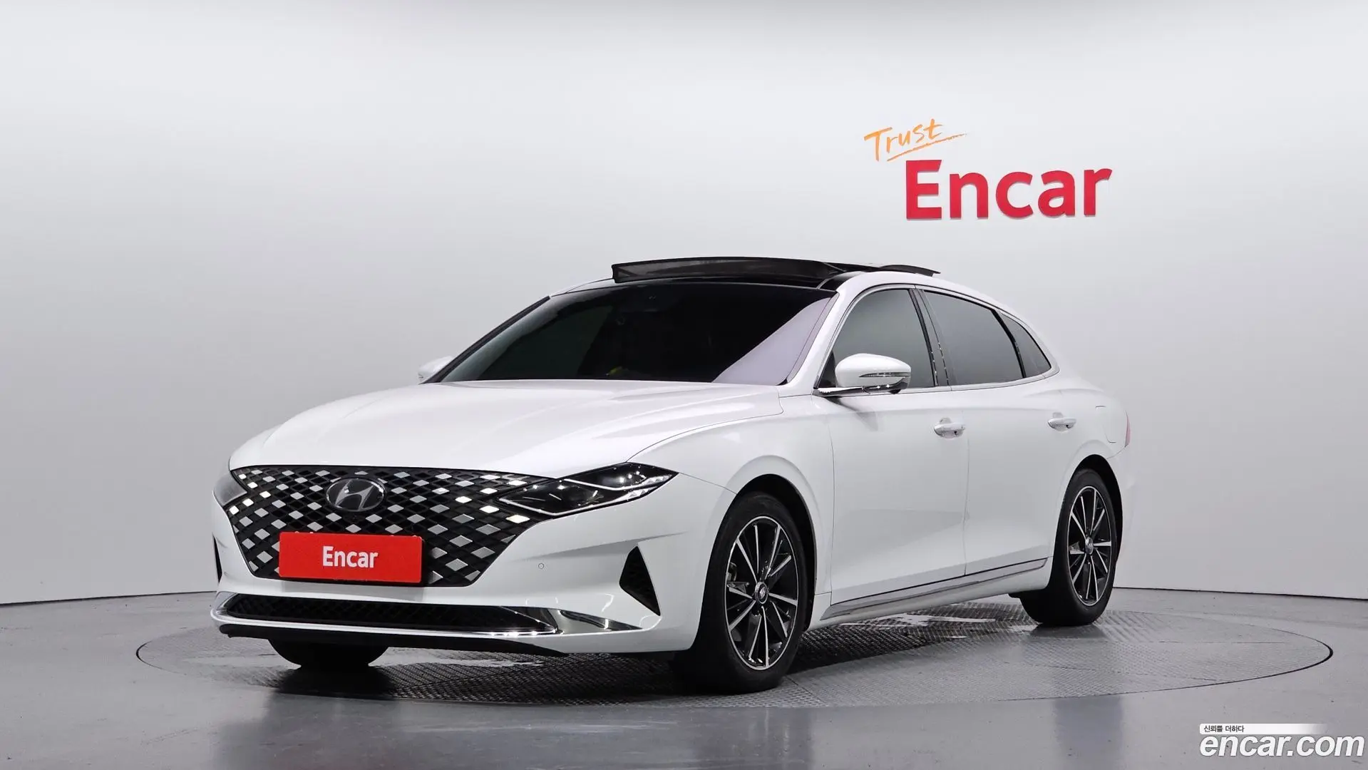 Main__Slider__Photo:Grandeur Hyundai 2019.11-0