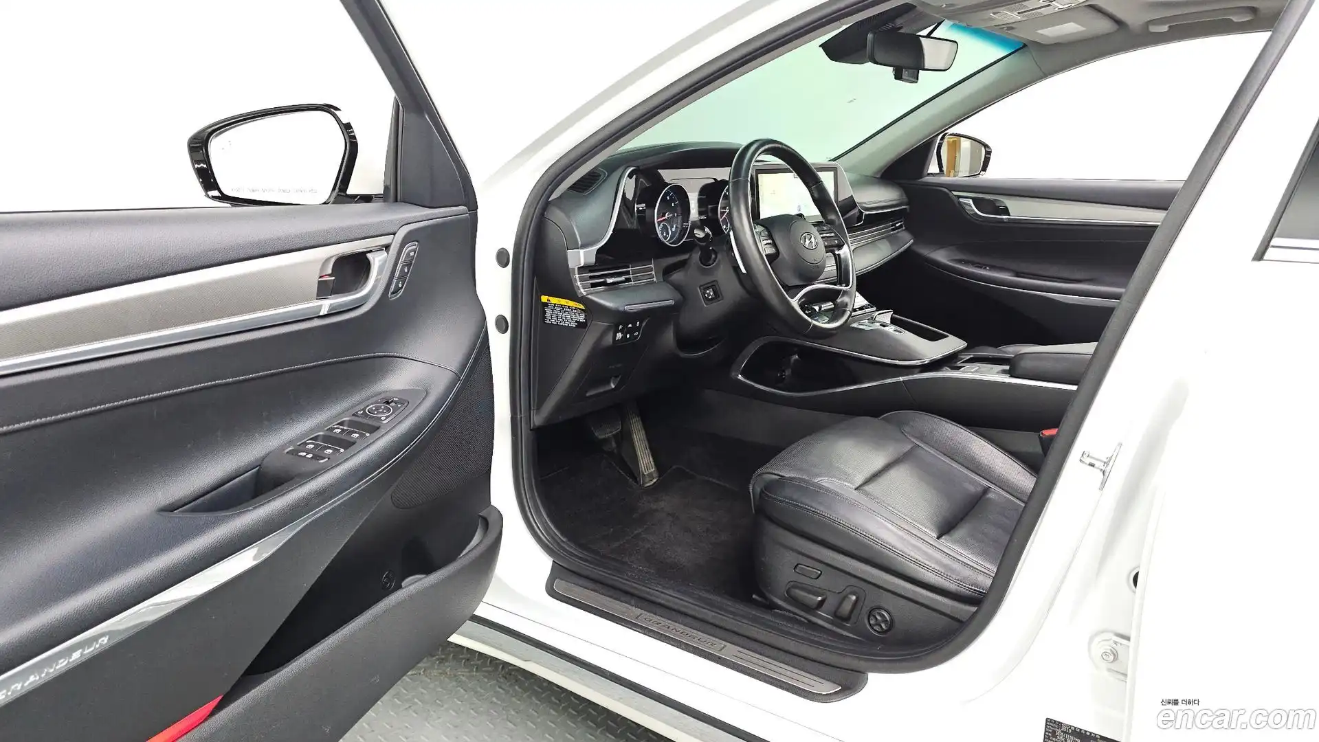 Grandeur Hyundai 2019.11-INNER-010