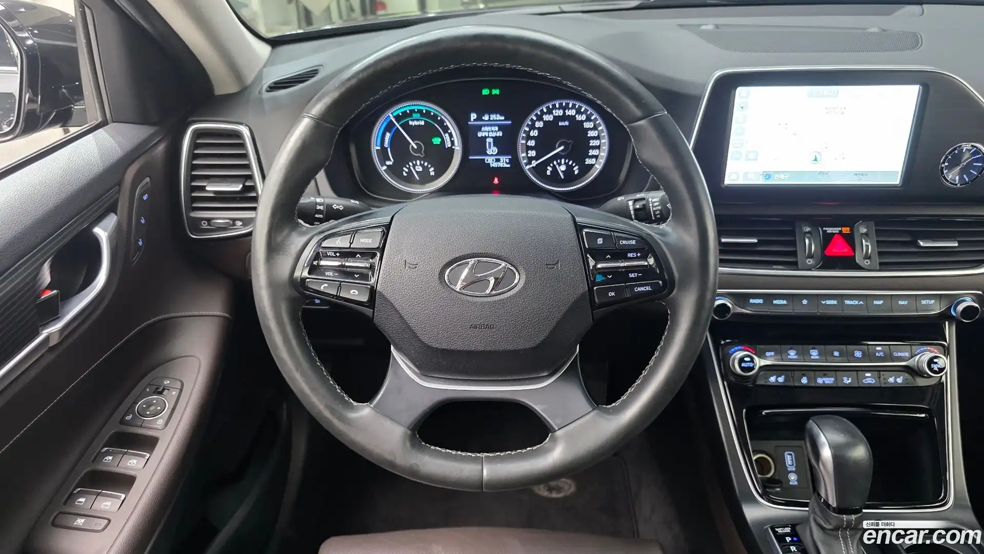 Grandeur Hyundai 2018.3-OPTION-017