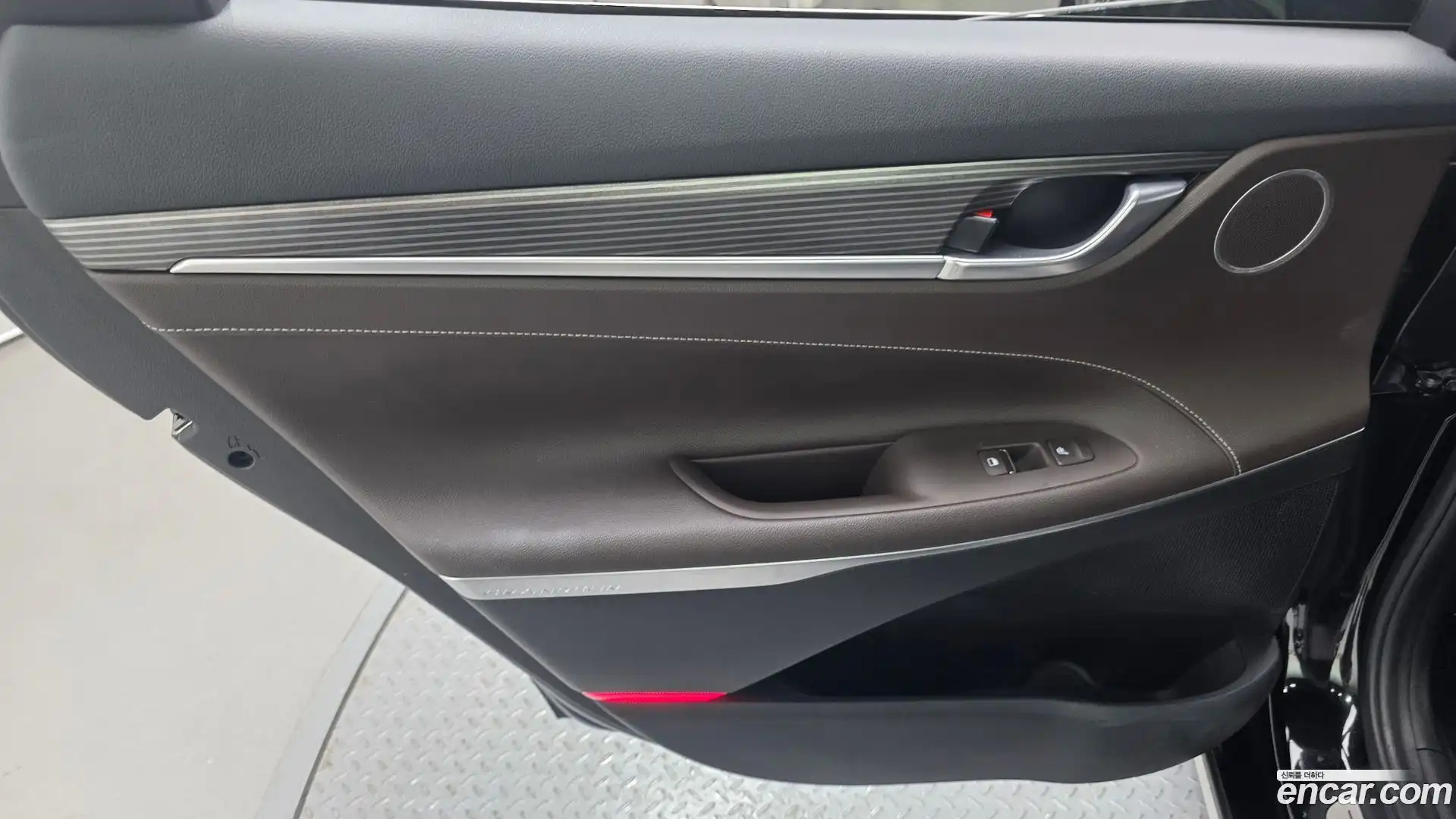Grandeur Hyundai 2018.3-INNER-035