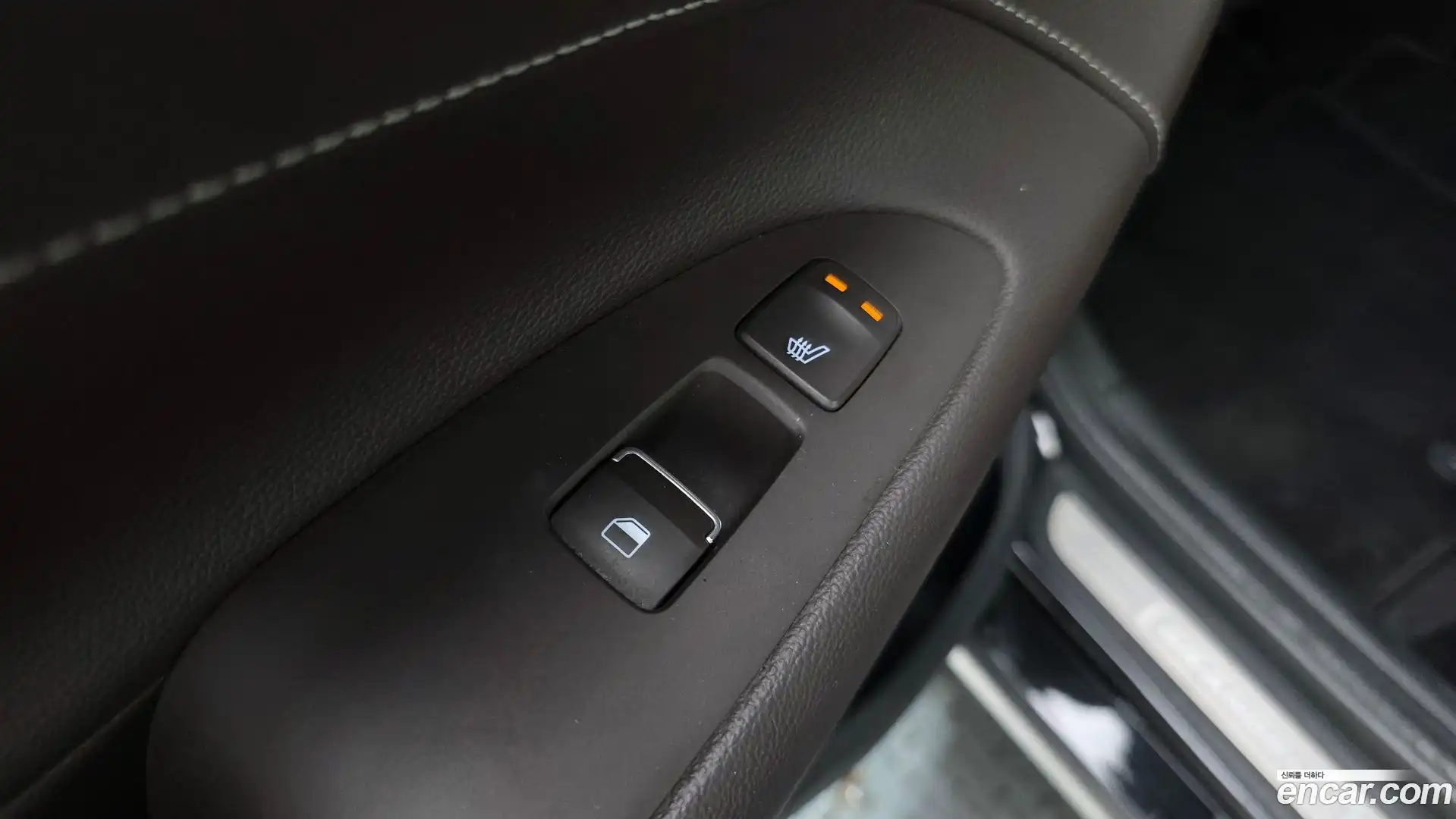 Grandeur Hyundai 2018.3-OPTION-044