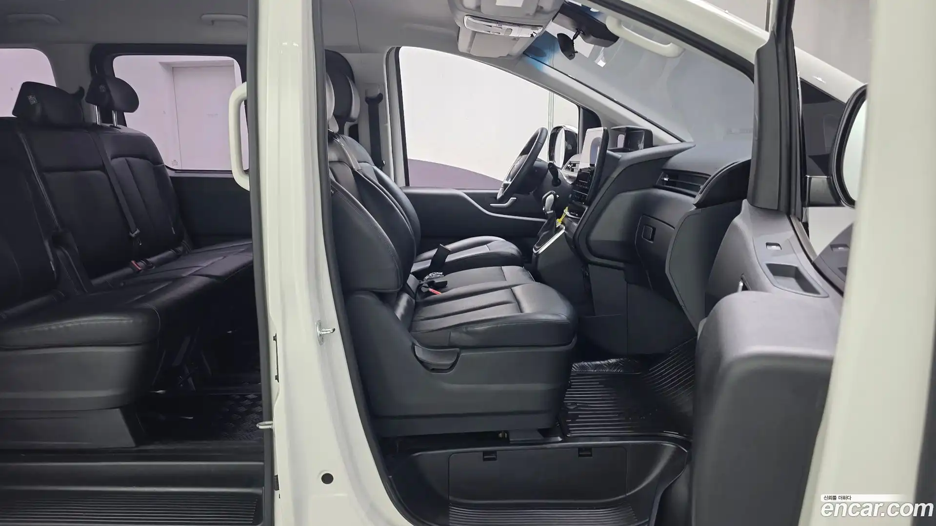 Staria Hyundai 2022.6-INNER-036