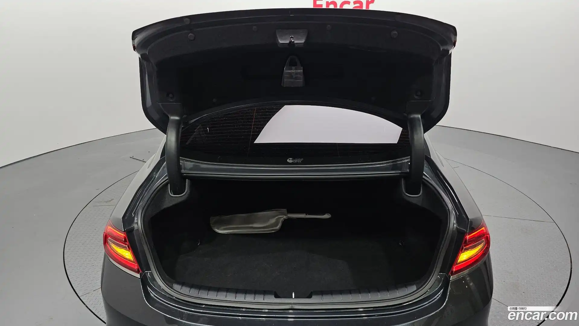 Grandeur Hyundai 2019.2-OPTION-024