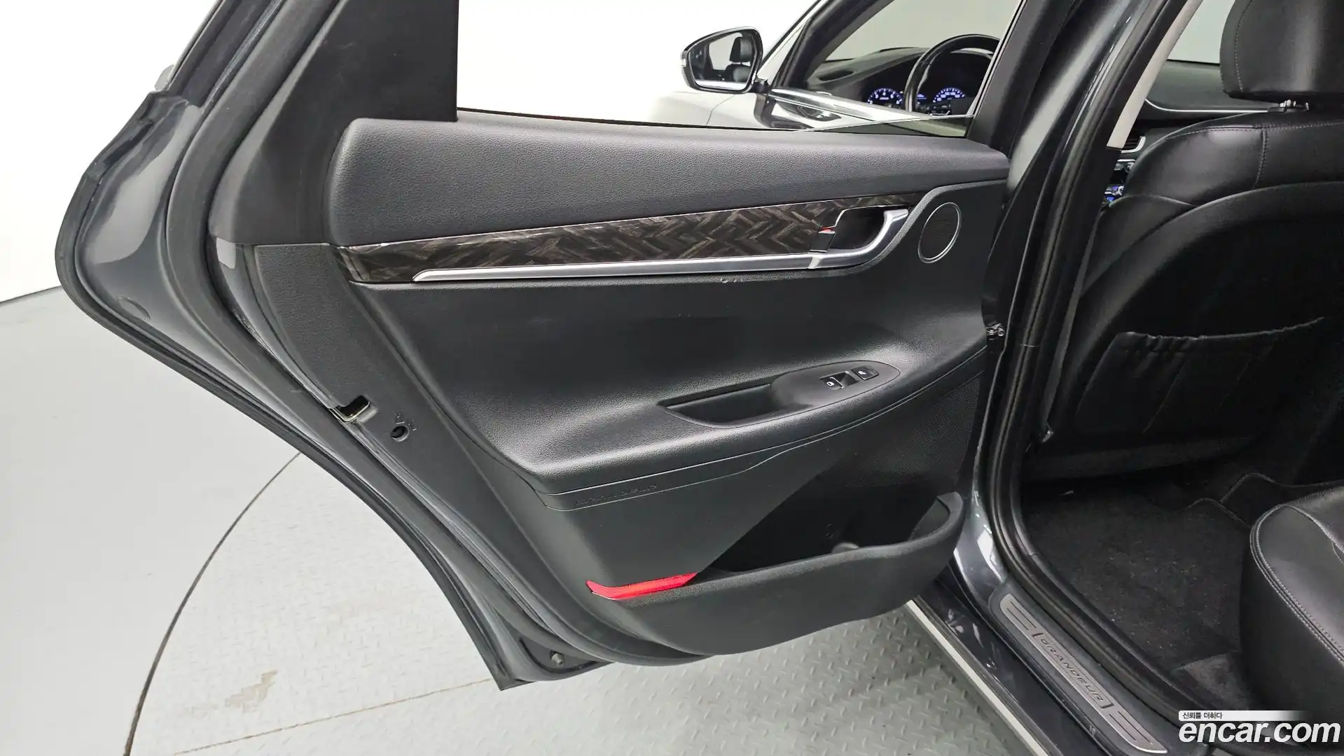 Grandeur Hyundai 2019.2-INNER-035