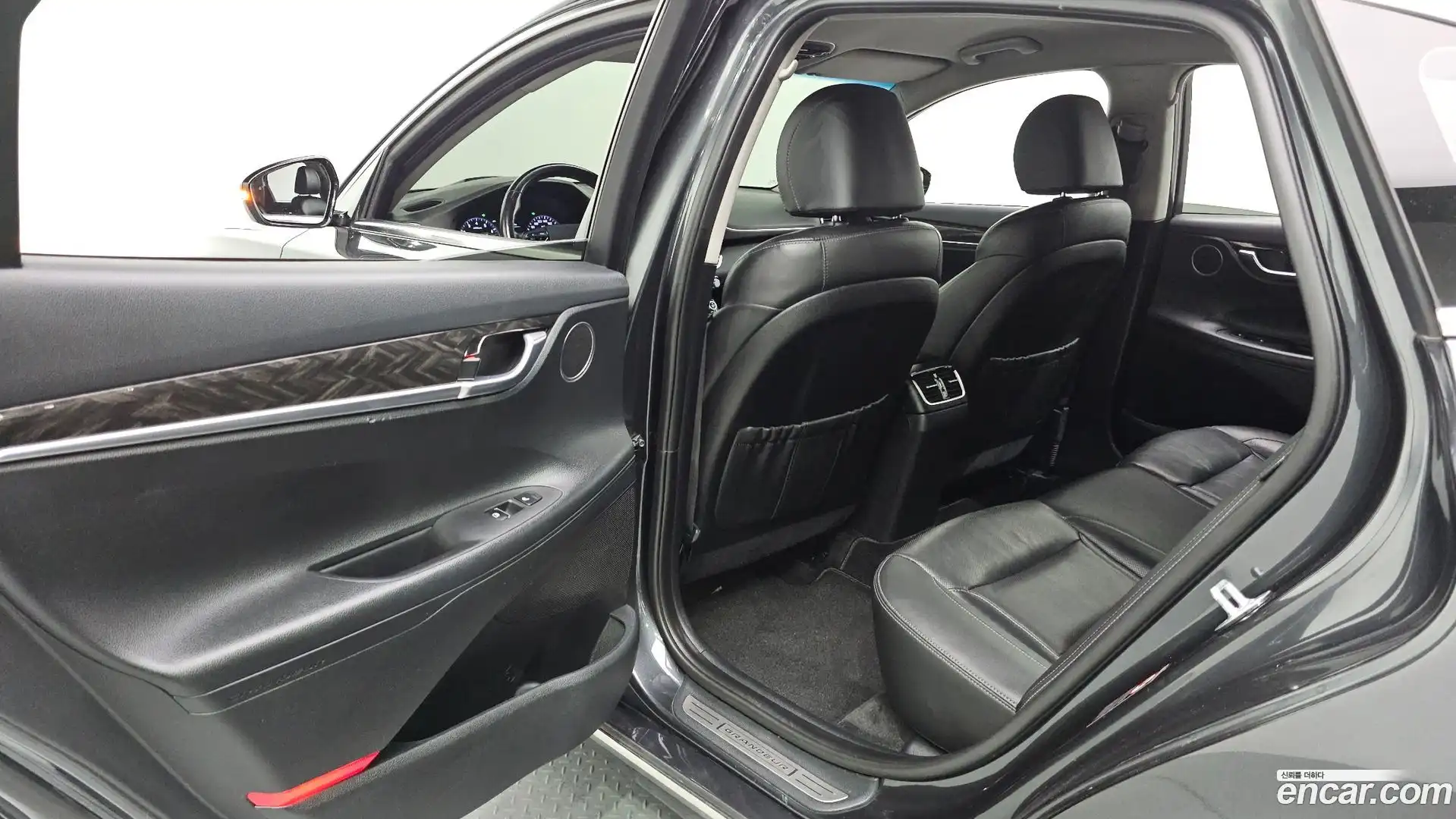 Grandeur Hyundai 2019.2-INNER-036