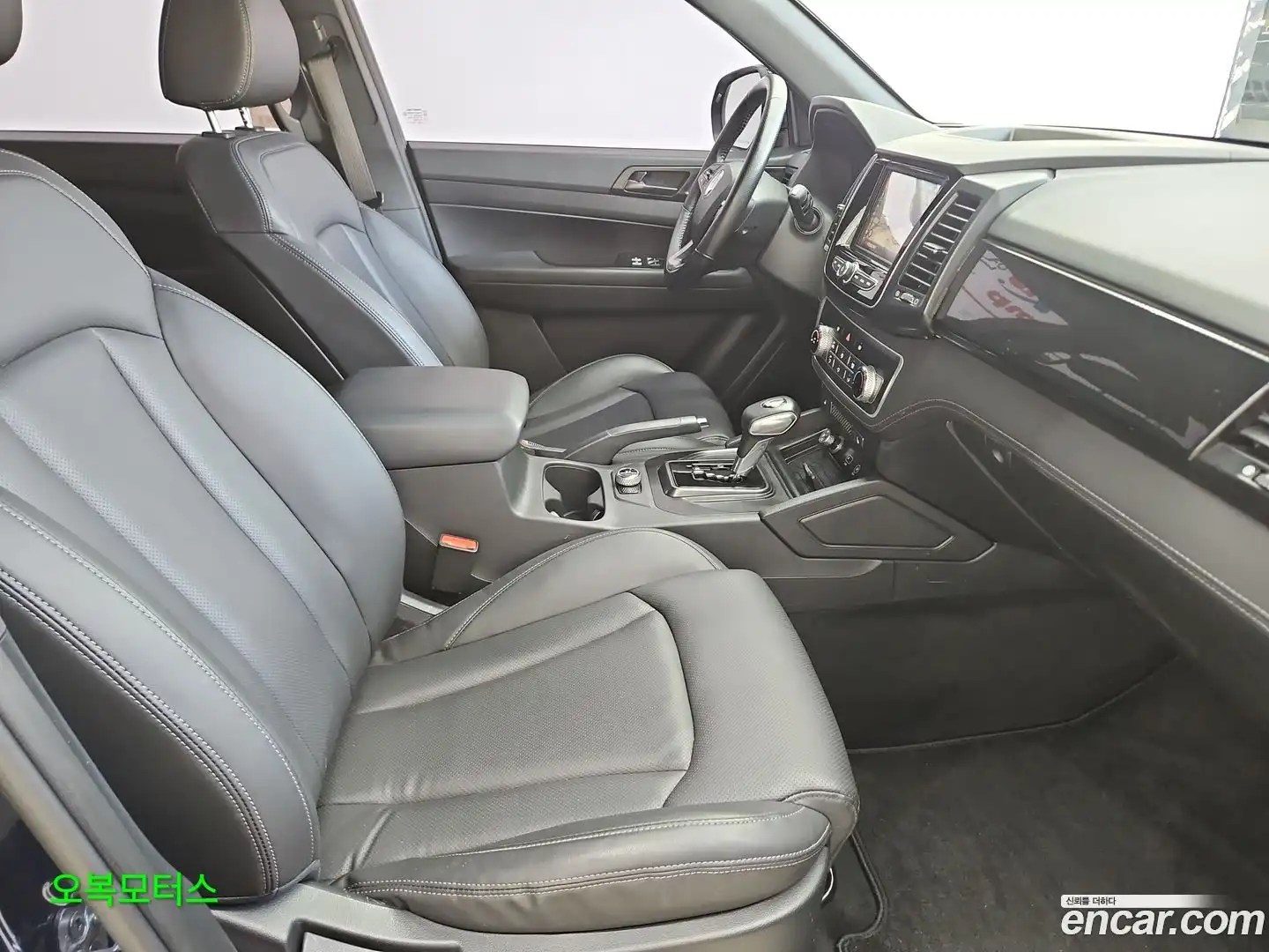 Rexton KG Mobility 2020.10-INNER-010